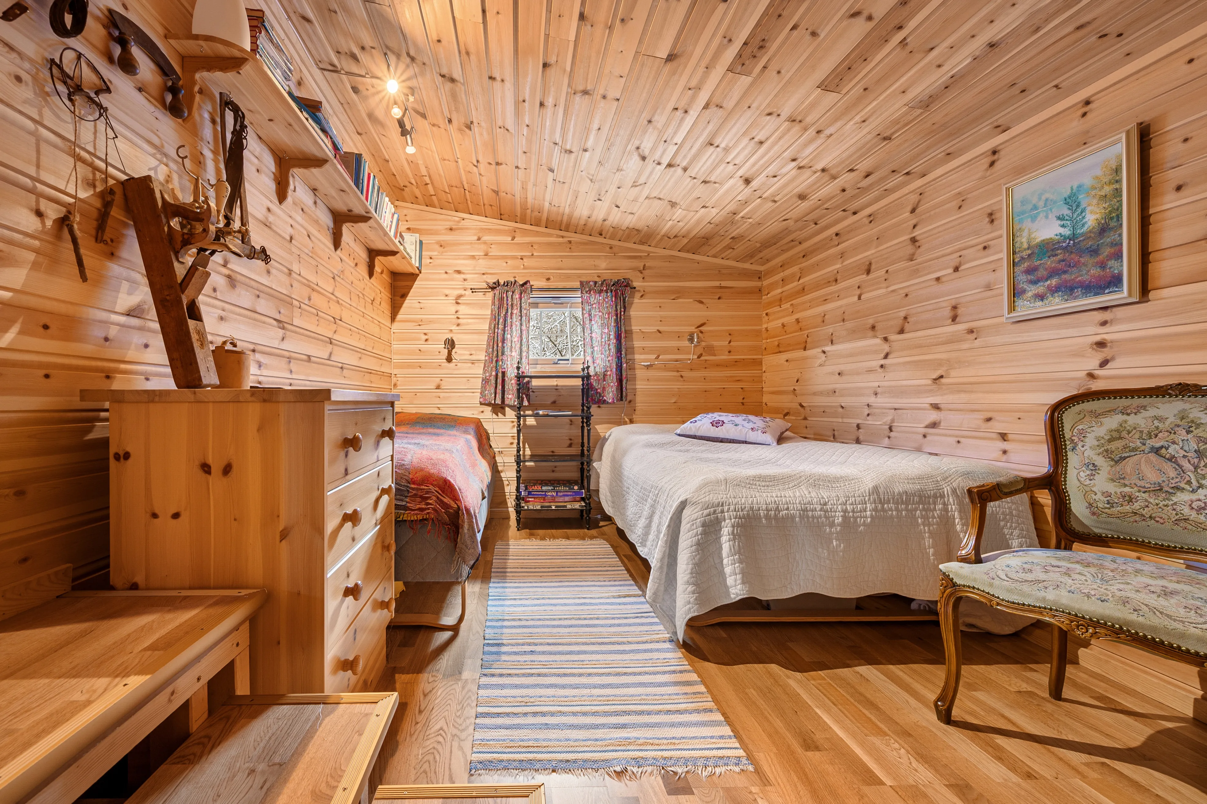 Scenic 3-Bedroom Cabin with Expansive Terrace in Tovik, Norway - View image 18 of 43
