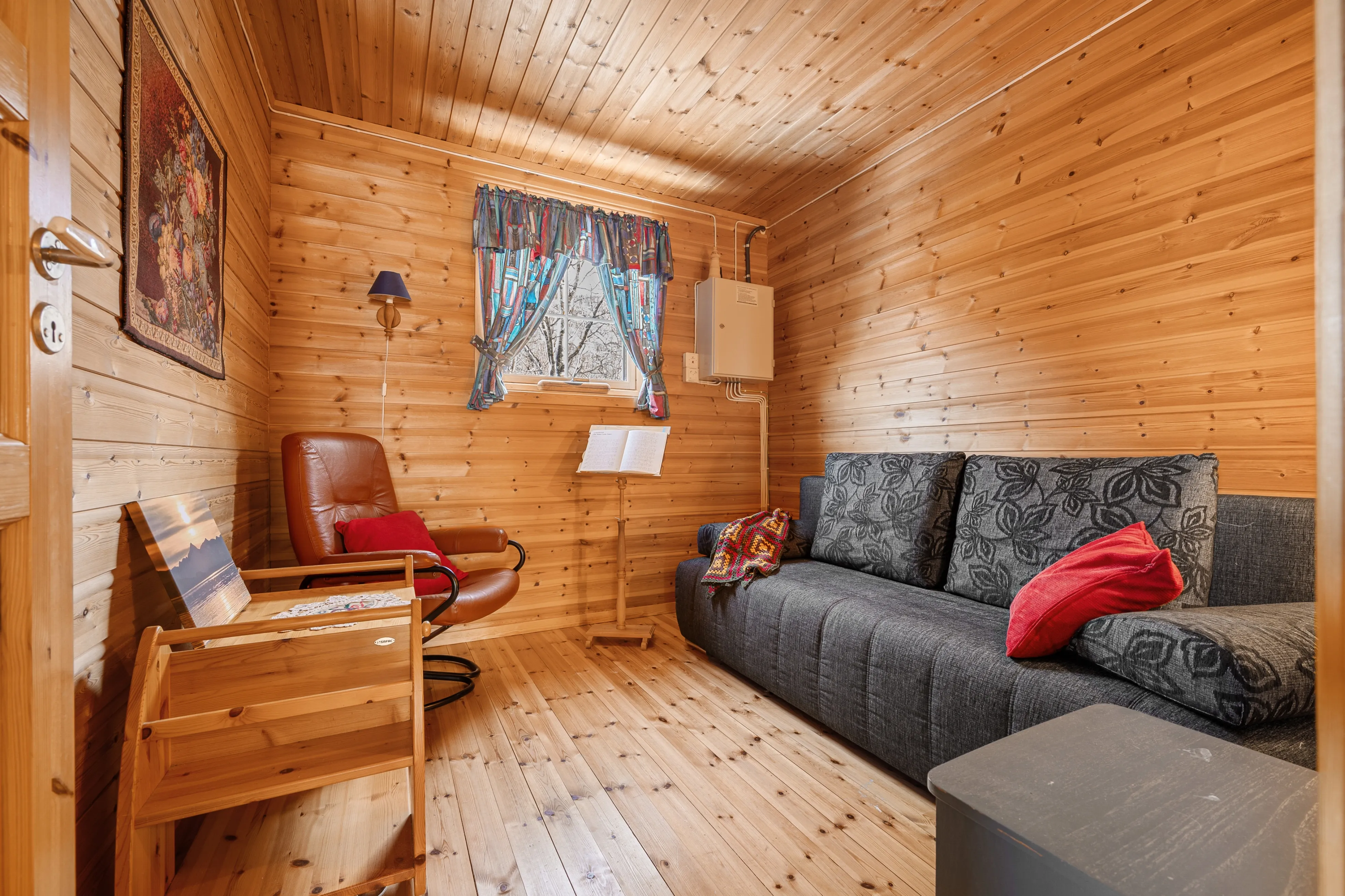 Scenic 3-Bedroom Cabin with Expansive Terrace in Tovik, Norway - View image 23 of 43