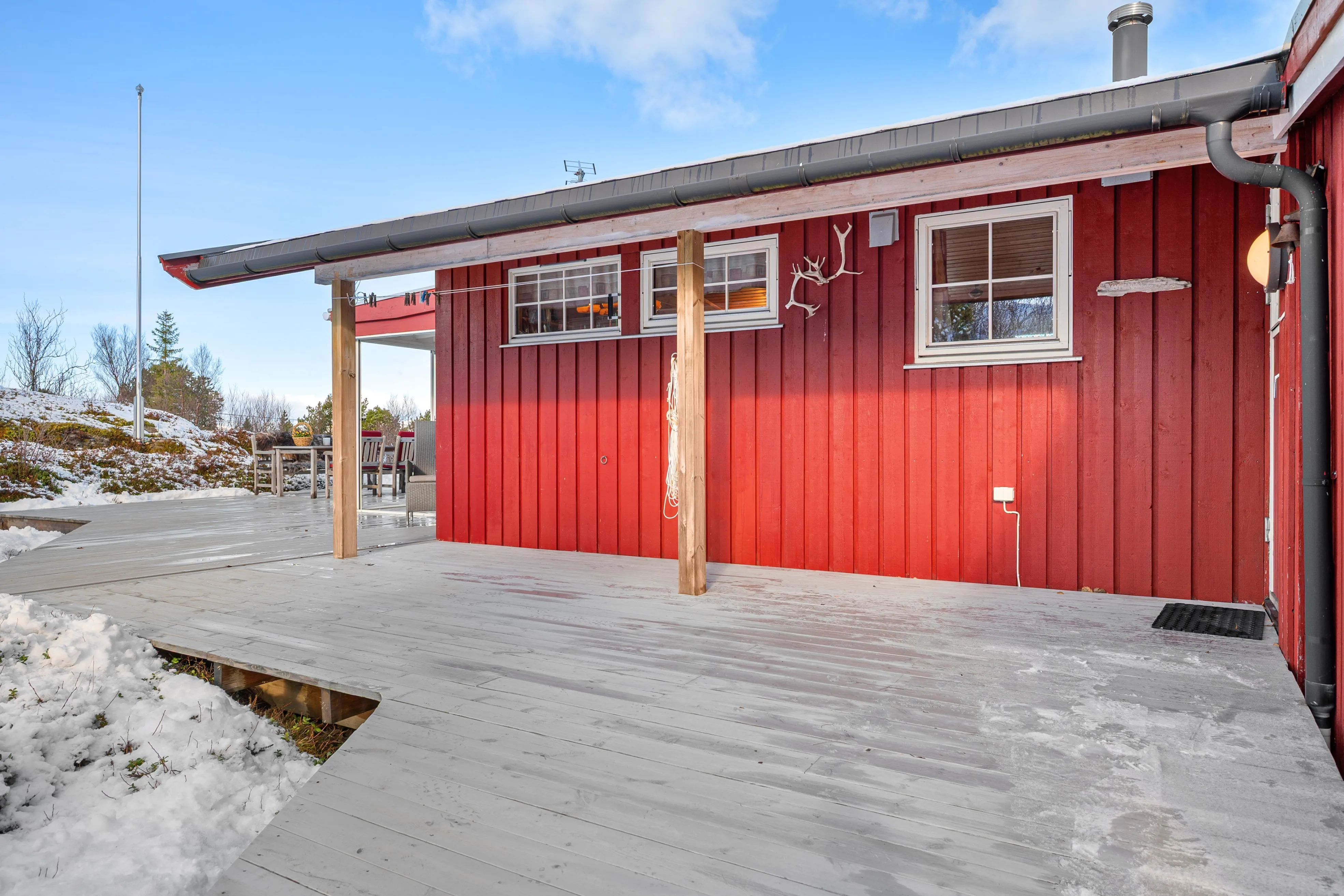 Scenic 3-Bedroom Cabin with Expansive Terrace in Tovik, Norway - View image 35 of 43