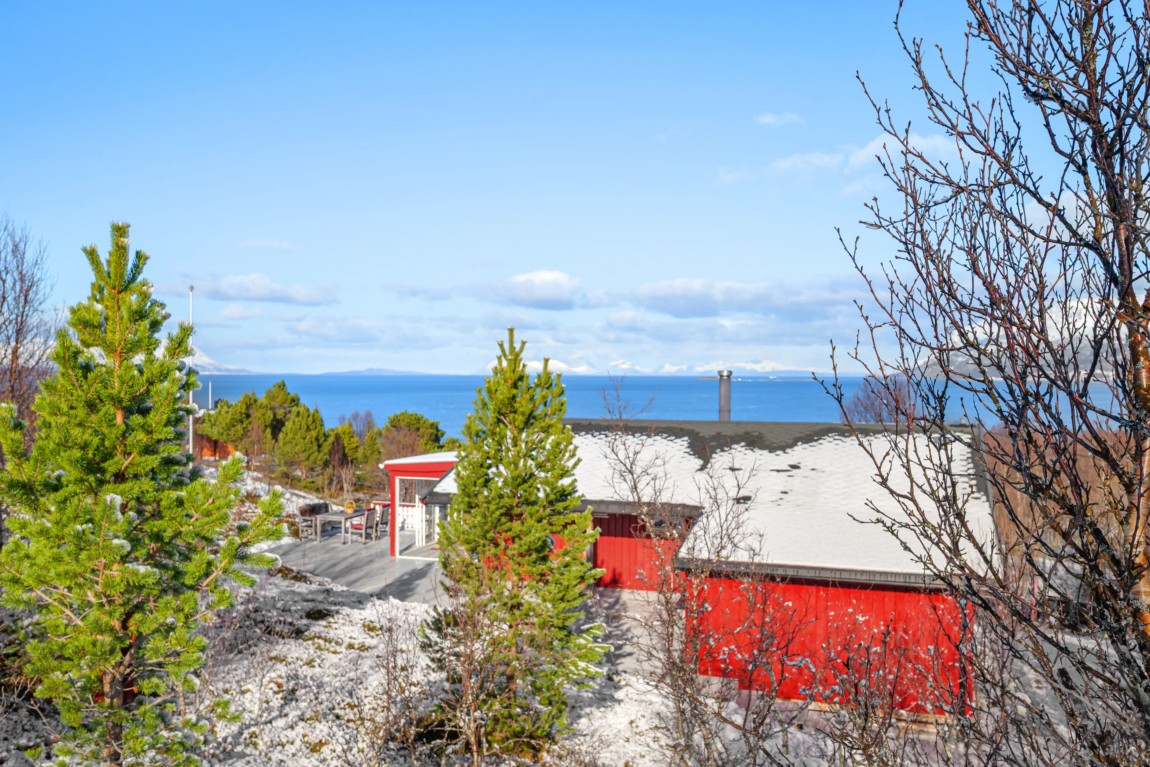 Scenic 3-Bedroom Cabin with Expansive Terrace in Tovik, Norway - View image 37 of 43
