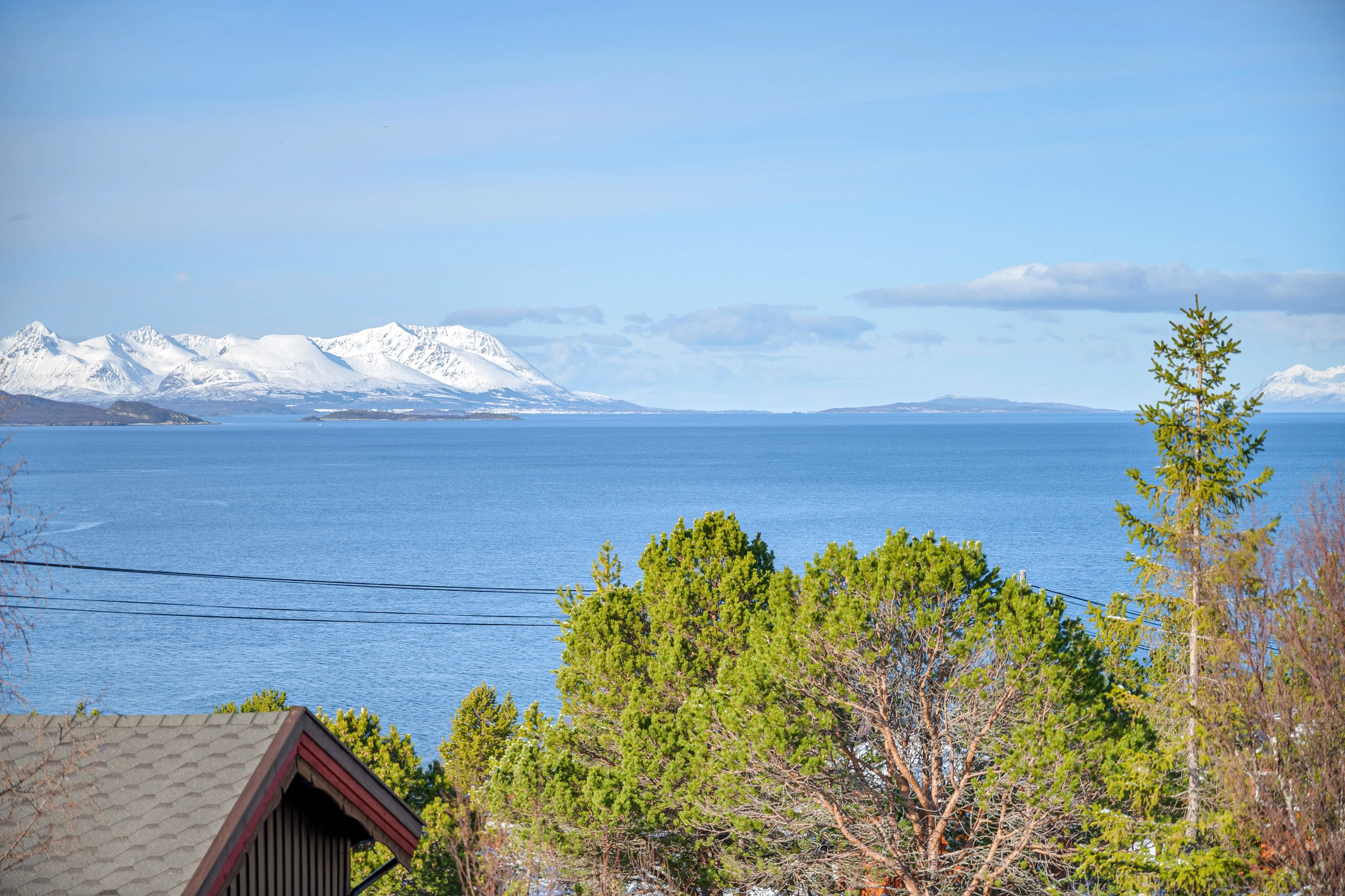 Scenic 3-Bedroom Cabin with Expansive Terrace in Tovik, Norway - View image 38 of 43