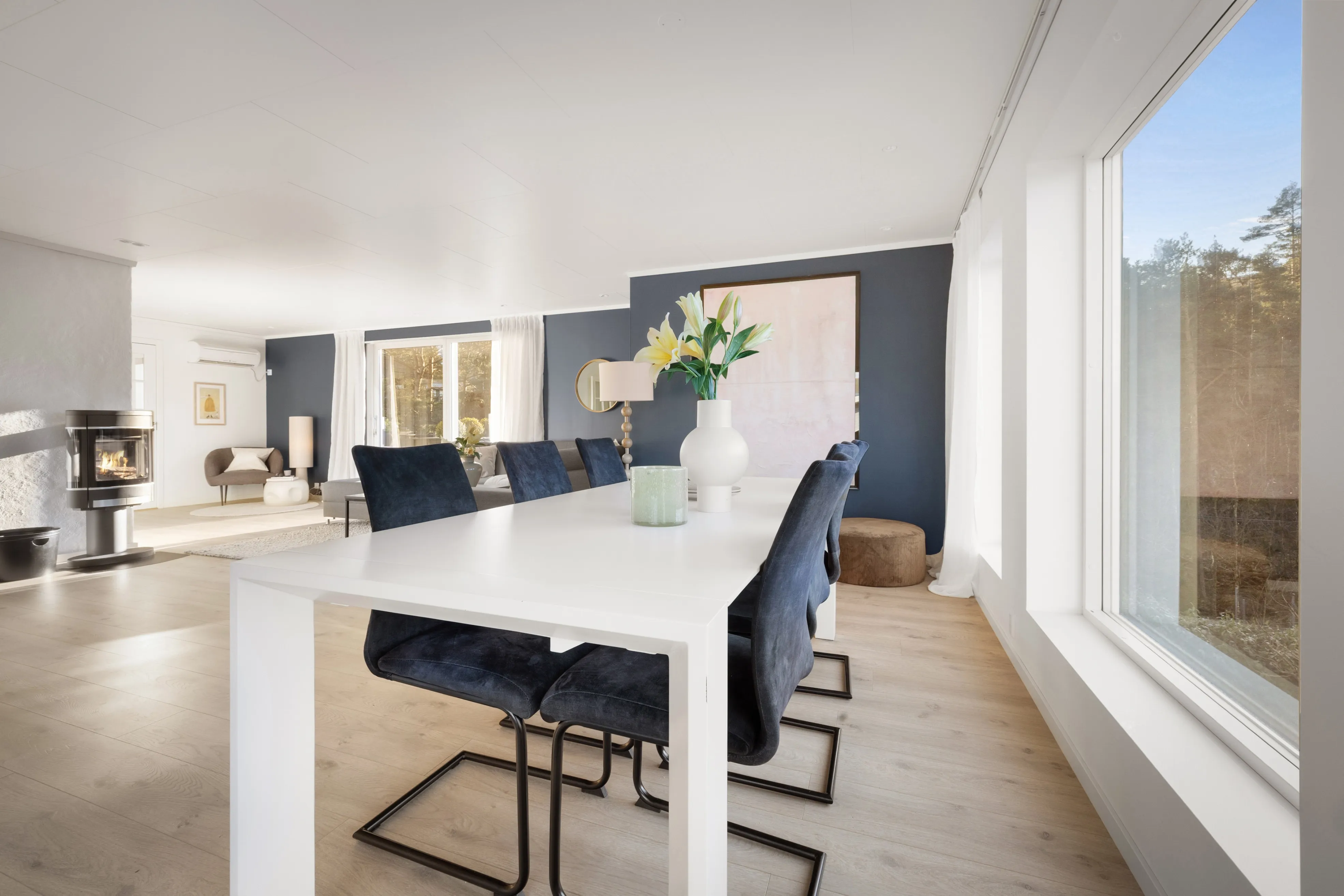 1960s 5-Bedroom House in Hagavik with Expansive Terrace and Parking - View image 13 of 55