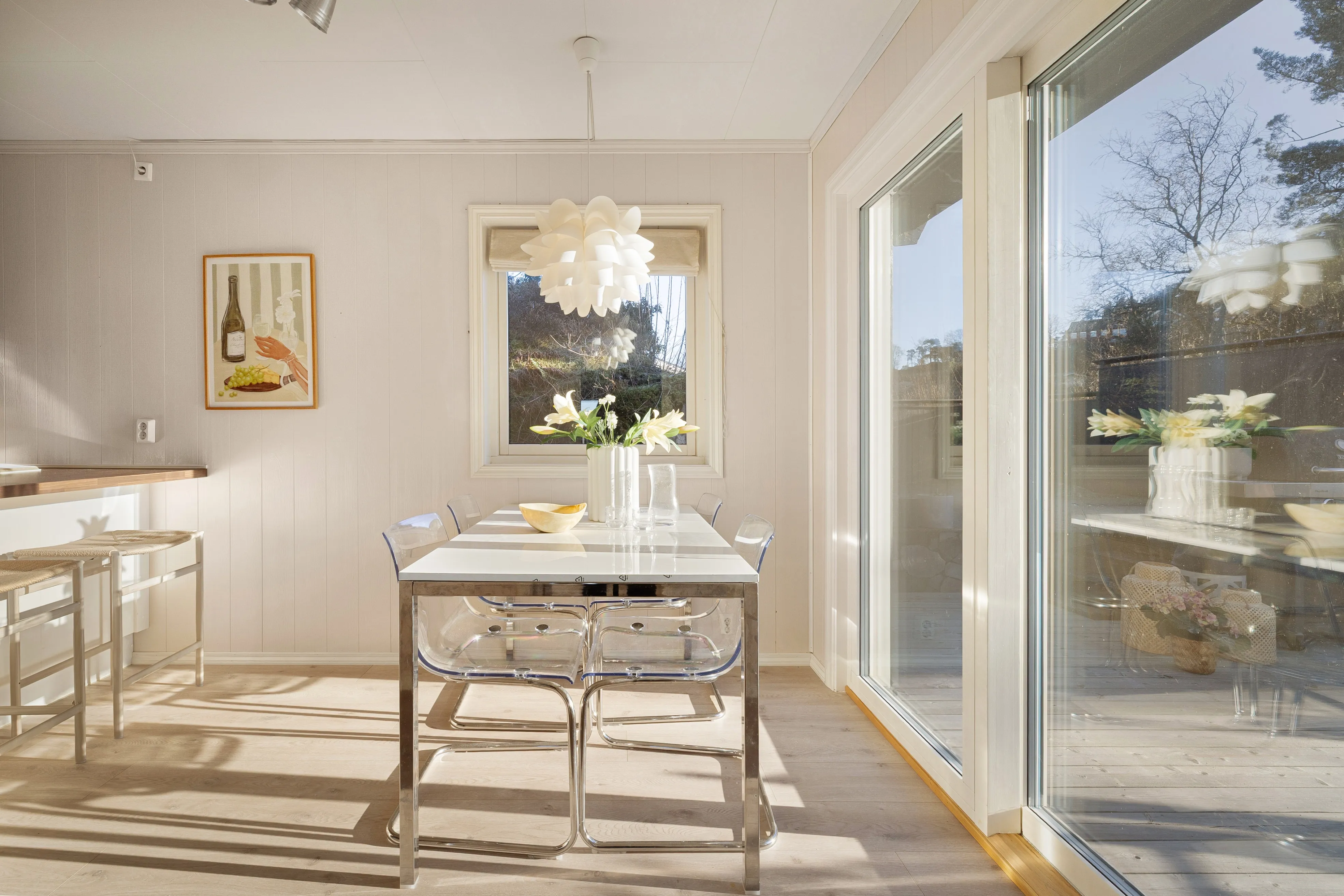 1960s 5-Bedroom House in Hagavik with Expansive Terrace and Parking - View image 16 of 55