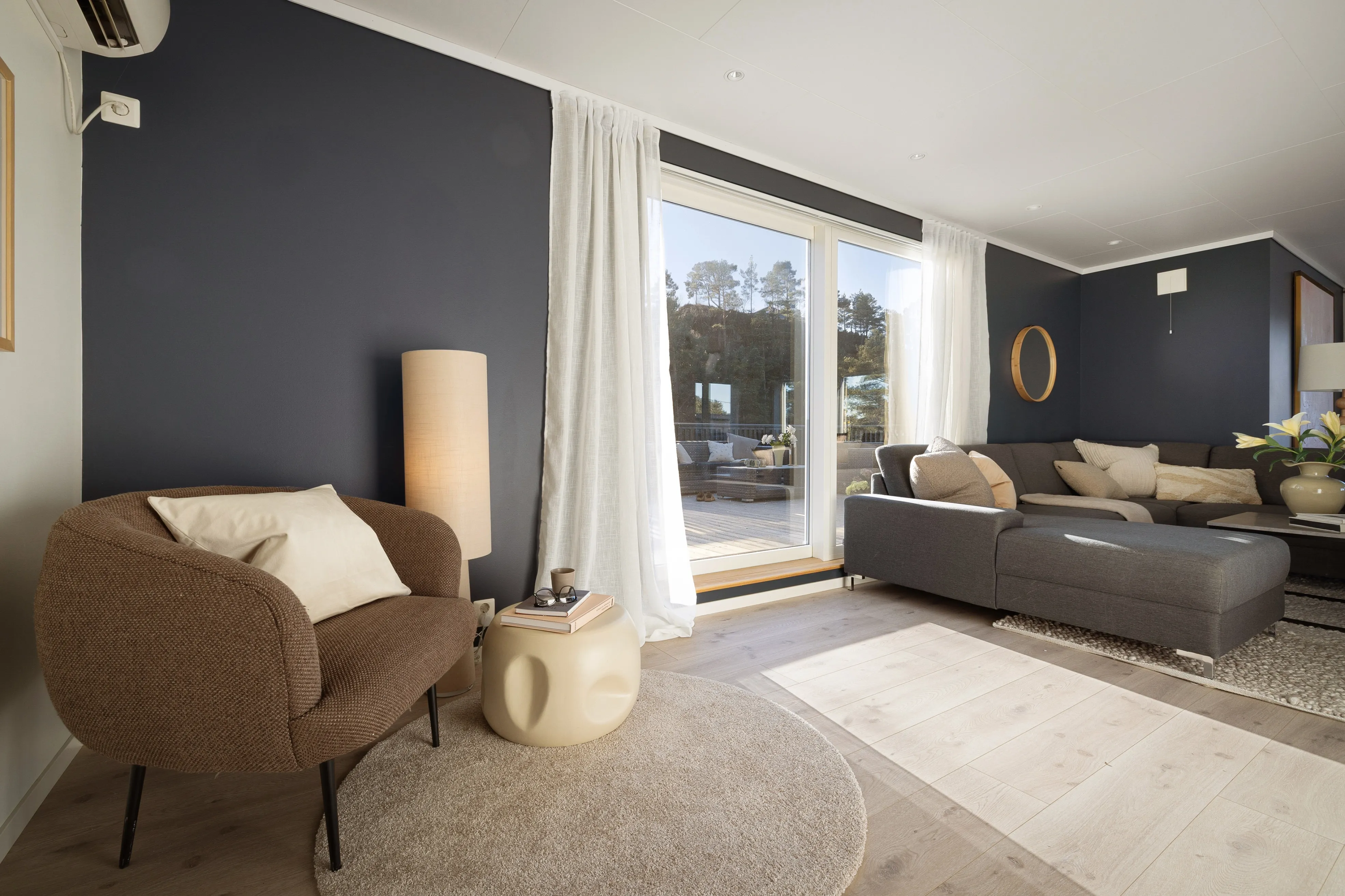 1960s 5-Bedroom House in Hagavik with Expansive Terrace and Parking - View image 21 of 55