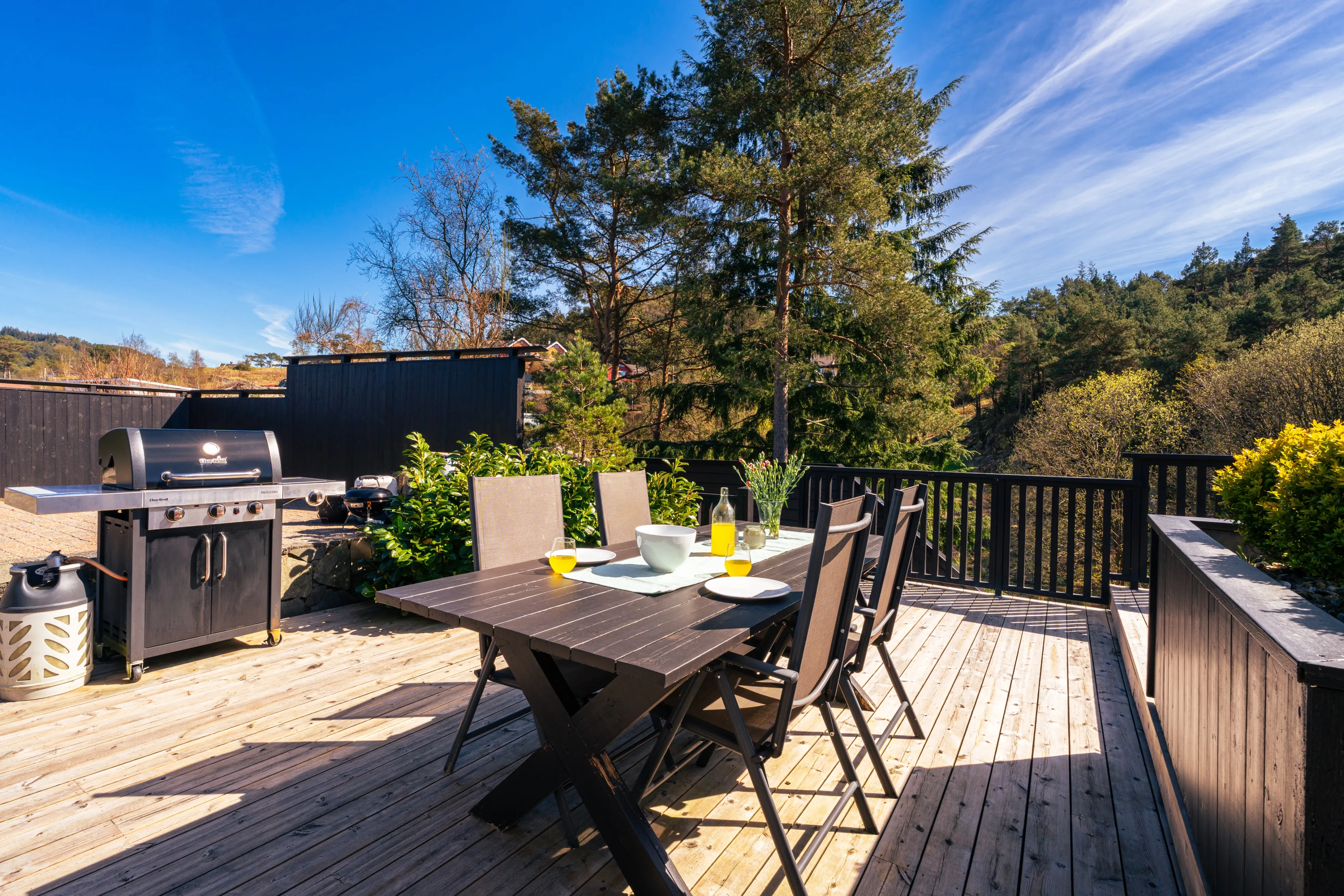 1960s 5-Bedroom House in Hagavik with Expansive Terrace and Parking - View image 23 of 55