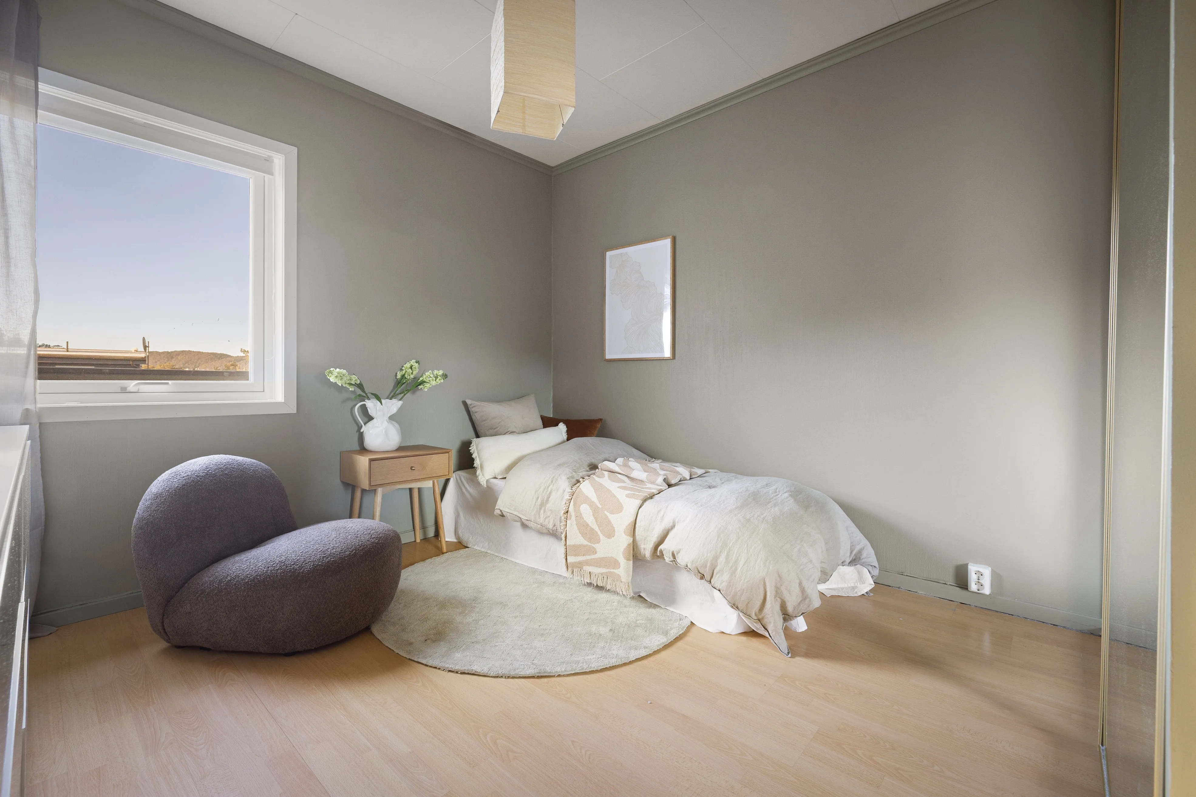 1960s 5-Bedroom House in Hagavik with Expansive Terrace and Parking - View image 31 of 55