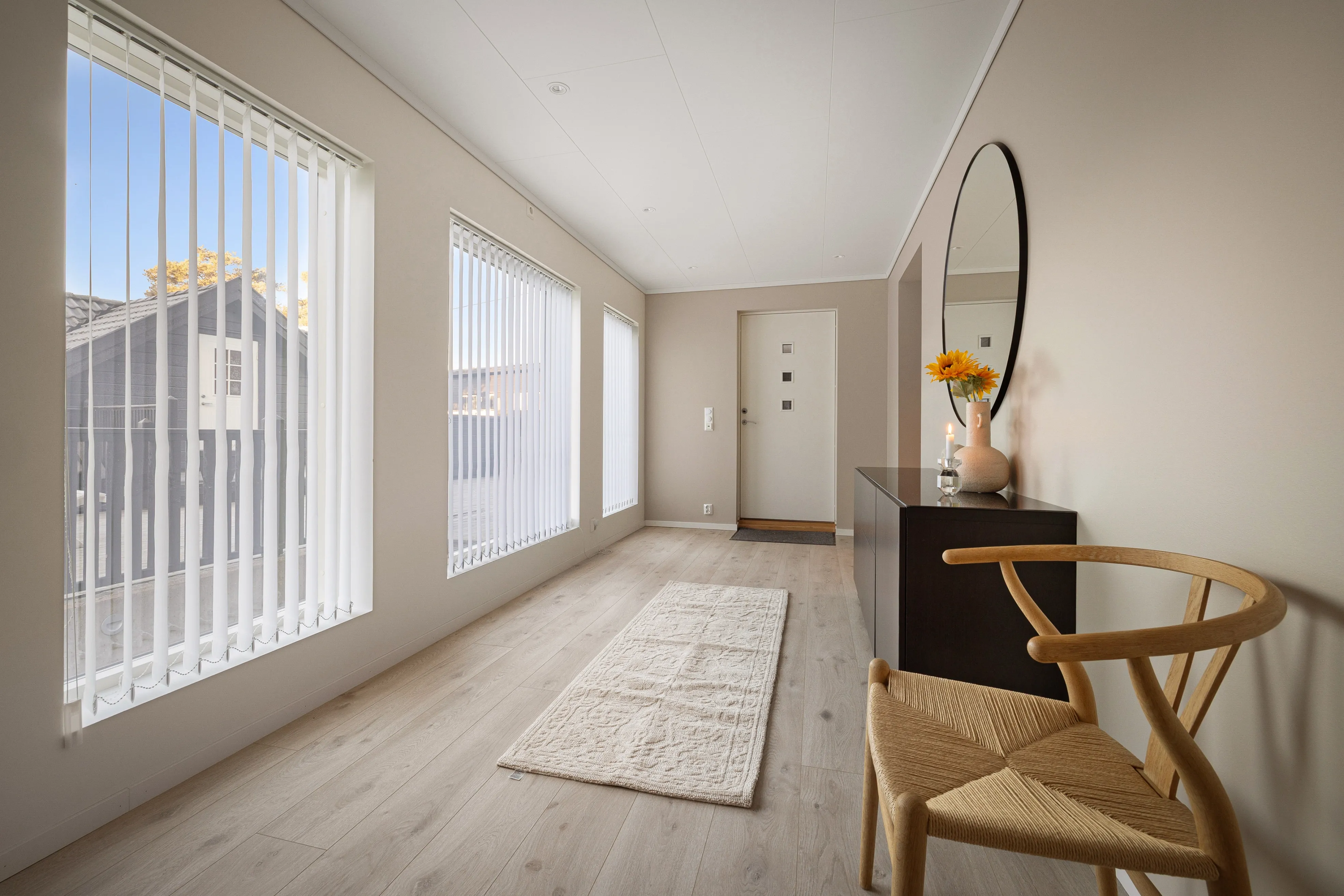 1960s 5-Bedroom House in Hagavik with Expansive Terrace and Parking - View image 41 of 55