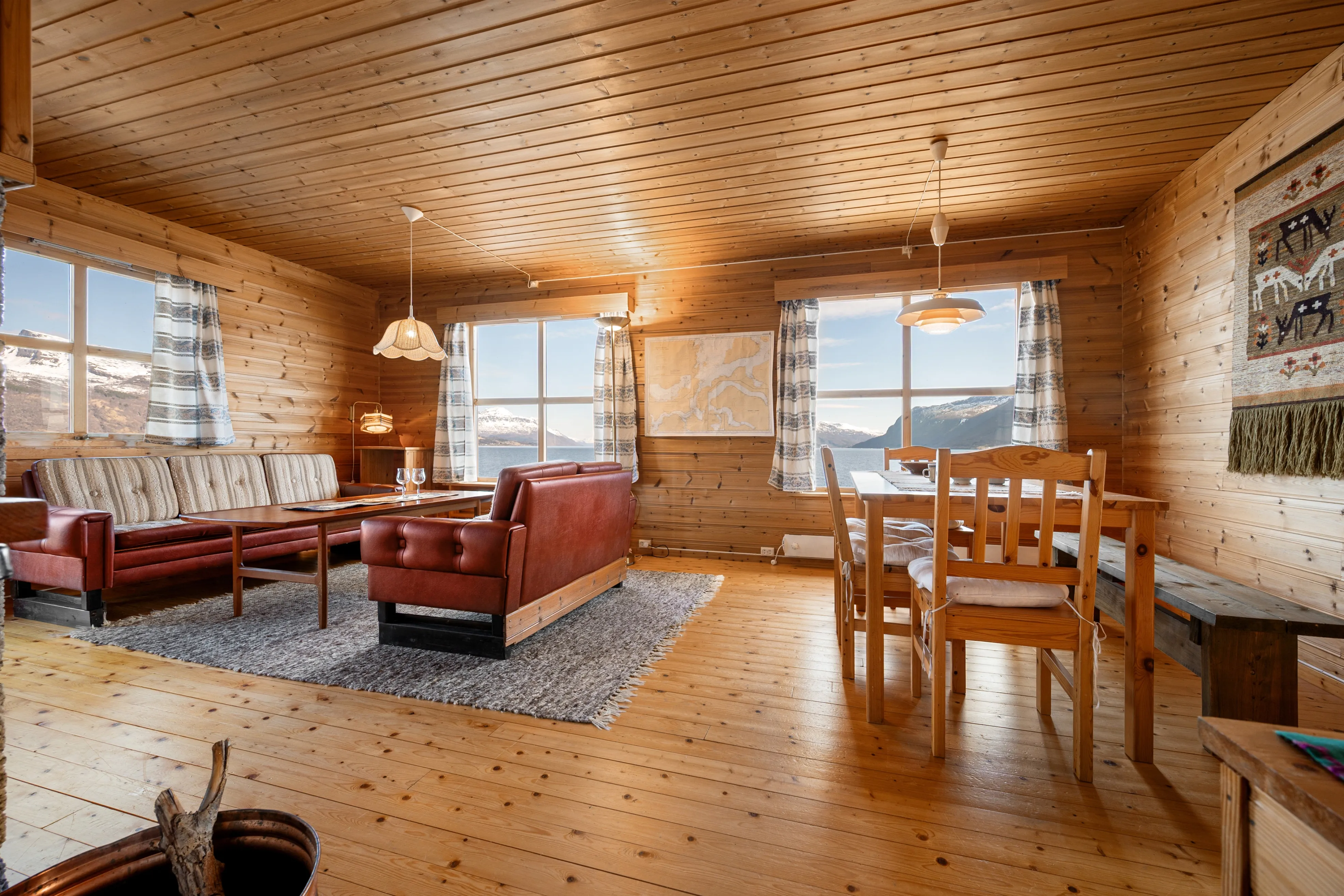 1990 Norway Retreat: 3-Bed Country House with Private Shore in Tovik - View image 6 of 38