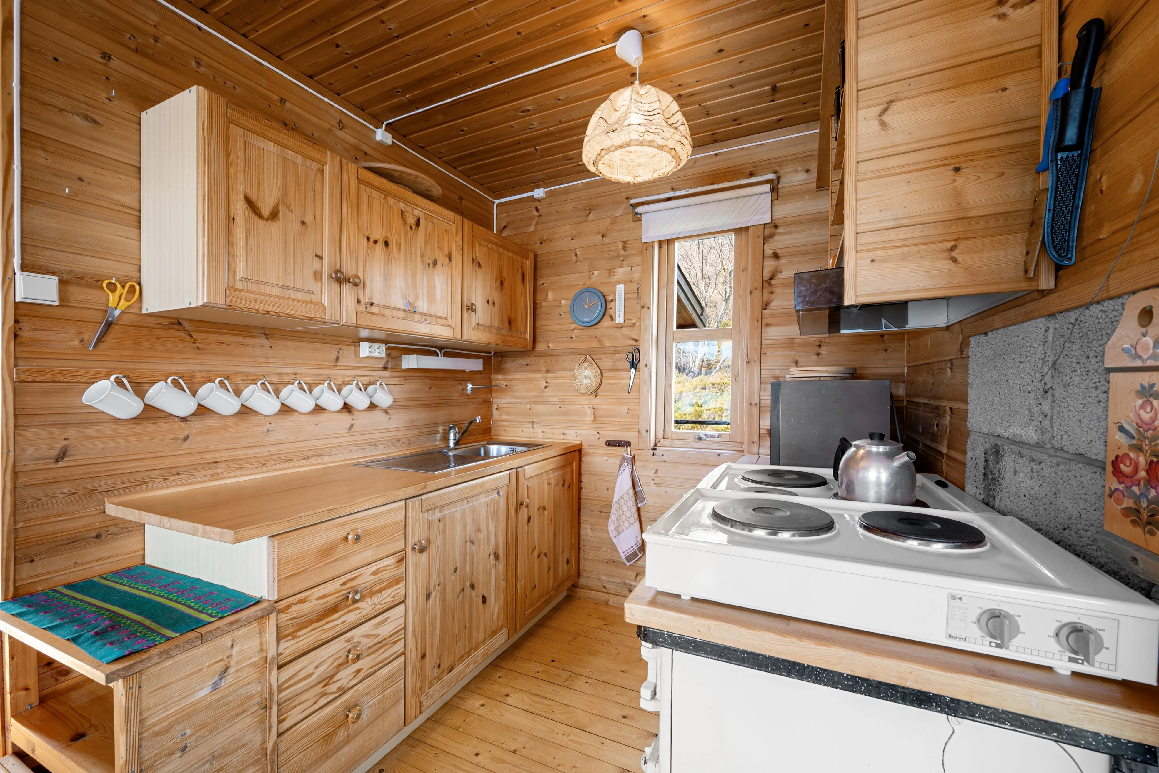 1990 Norway Retreat: 3-Bed Country House with Private Shore in Tovik - View image 14 of 38