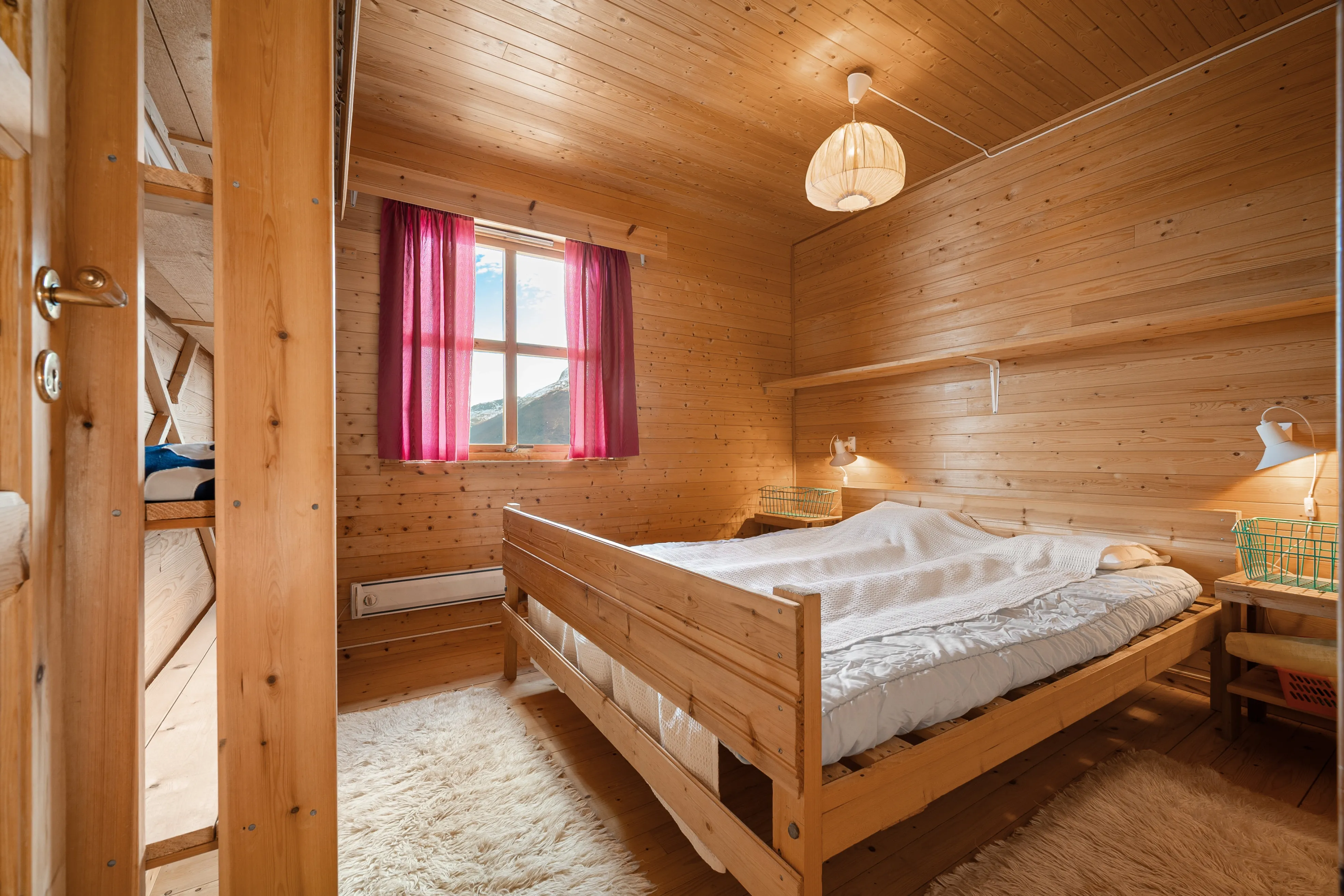 1990 Norway Retreat: 3-Bed Country House with Private Shore in Tovik - View image 16 of 38
