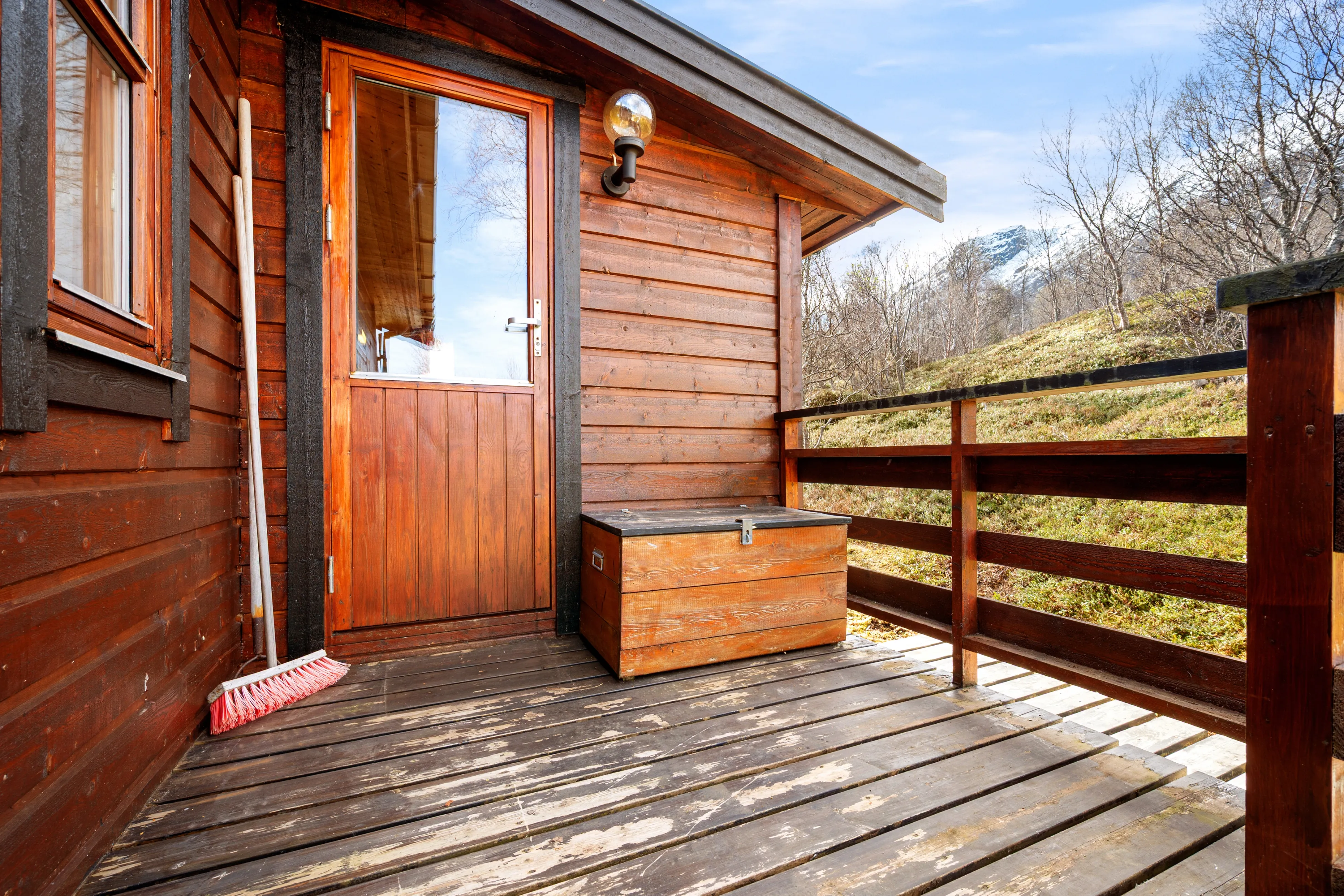 1990 Norway Retreat: 3-Bed Country House with Private Shore in Tovik - View image 26 of 38