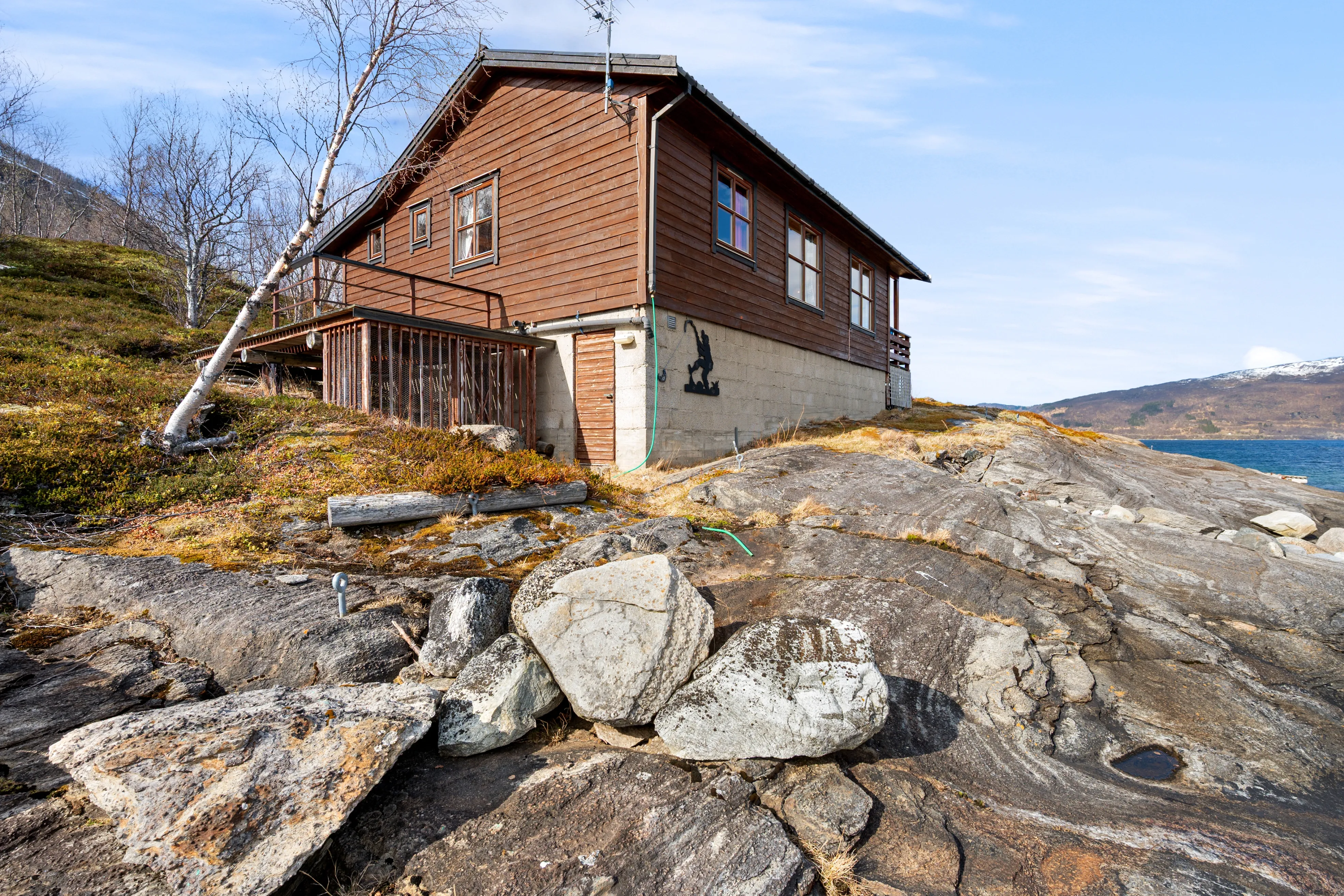 1990 Norway Retreat: 3-Bed Country House with Private Shore in Tovik - View image 30 of 38