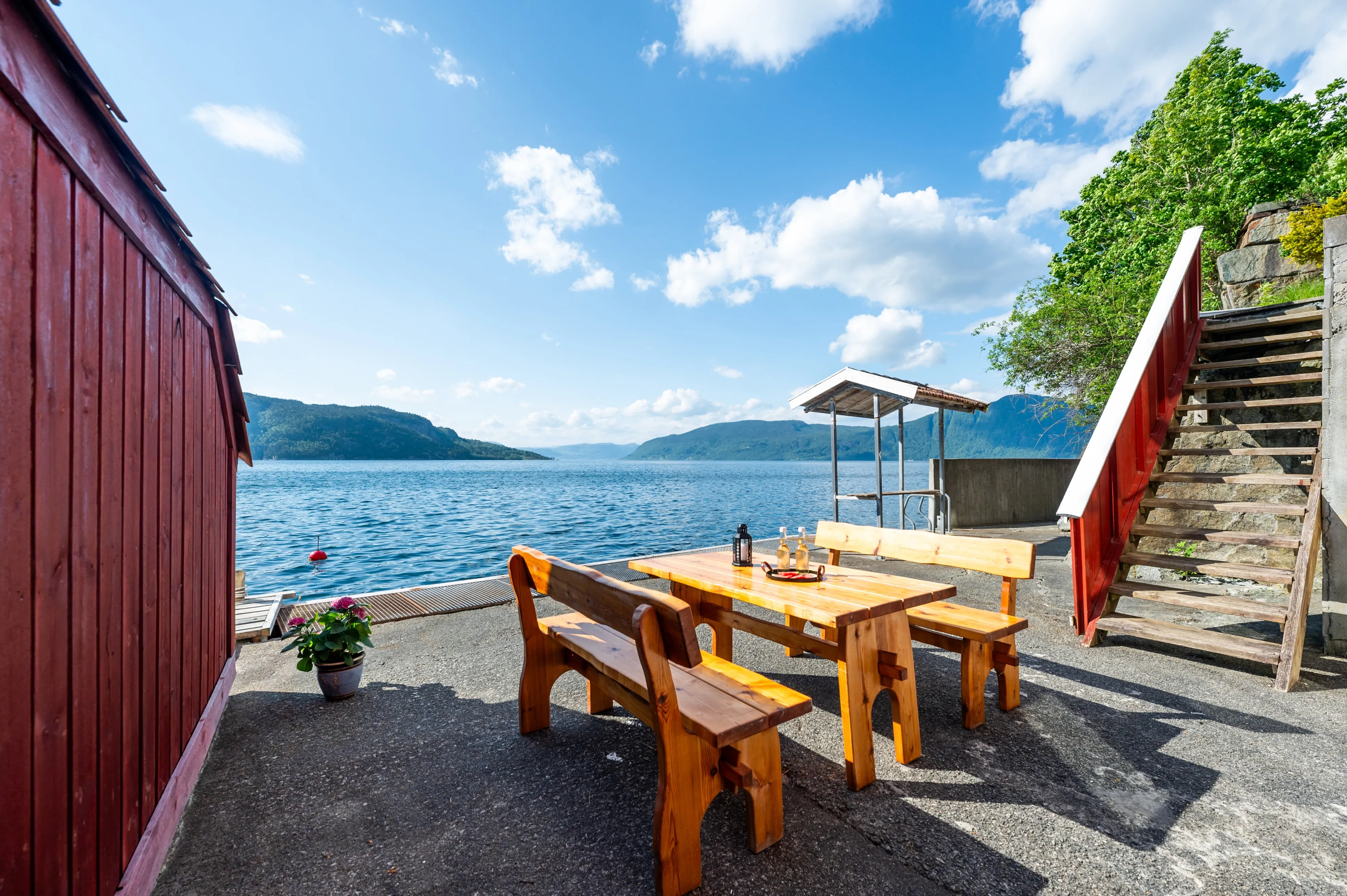 Encantadora cabaña de 1994 con embarcadero privado y terraza en la pintoresca localidad de Jelsa, Noruega - Image 5