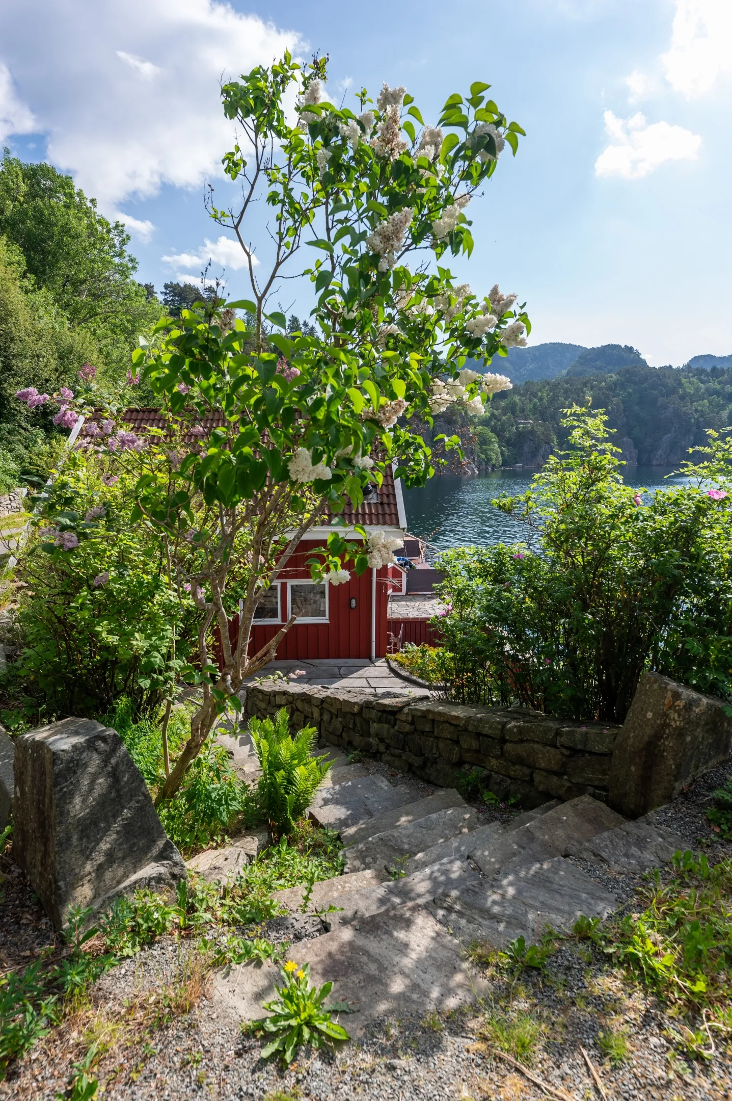 Encantadora cabaña de 1994 con embarcadero privado y terraza en la pintoresca localidad de Jelsa, Noruega - Ver imagen 14 de 47