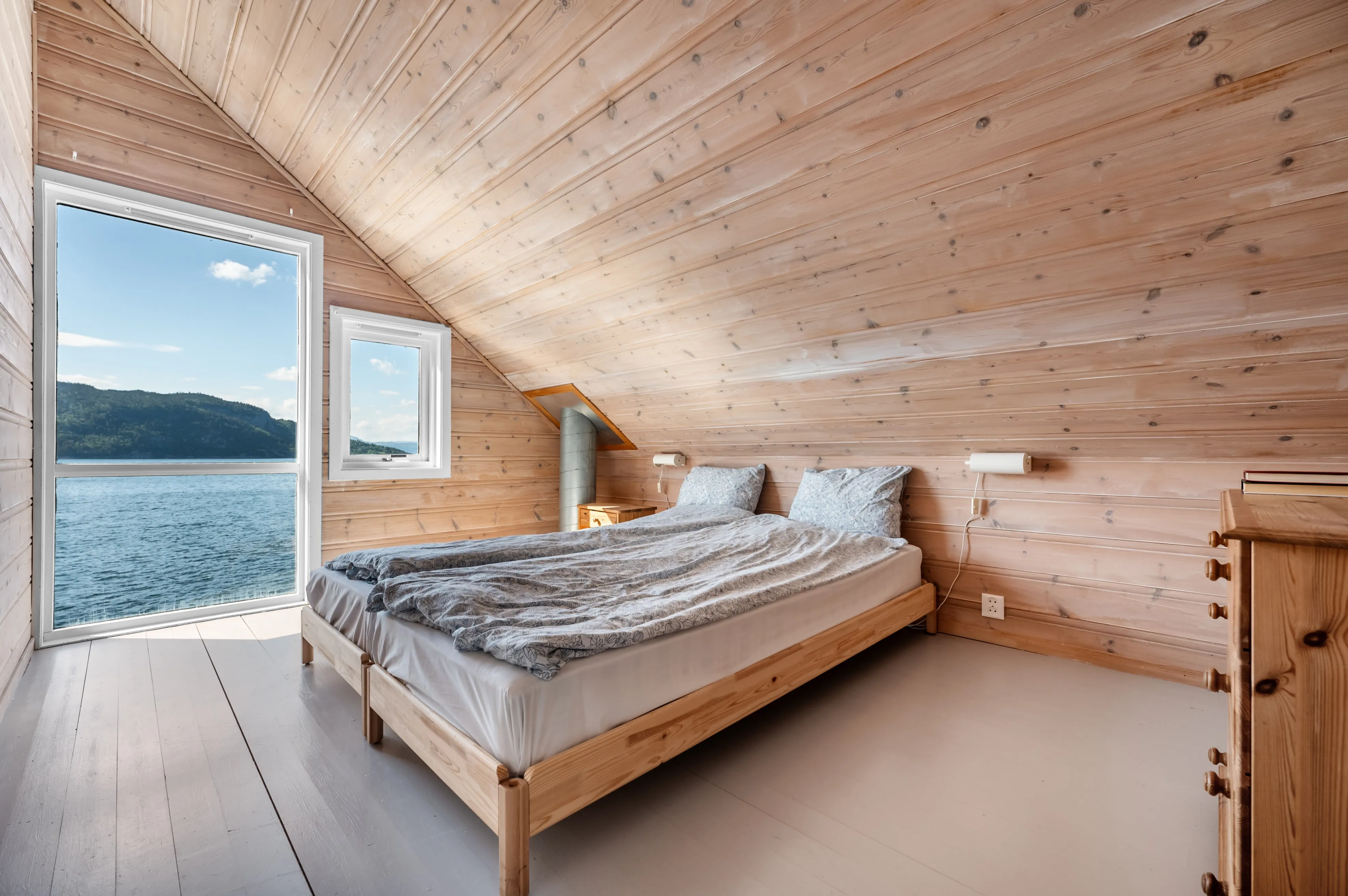 Encantadora cabaña de 1994 con embarcadero privado y terraza en la pintoresca localidad de Jelsa, Noruega - Ver imagen 27 de 47