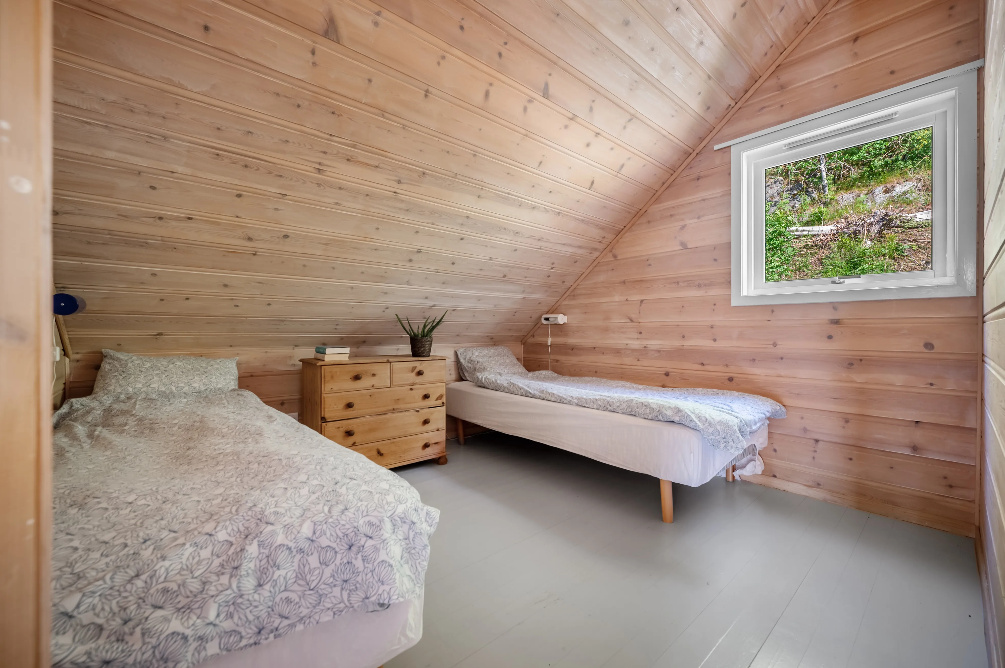Encantadora cabaña de 1994 con embarcadero privado y terraza en la pintoresca localidad de Jelsa, Noruega - Ver imagen 29 de 47