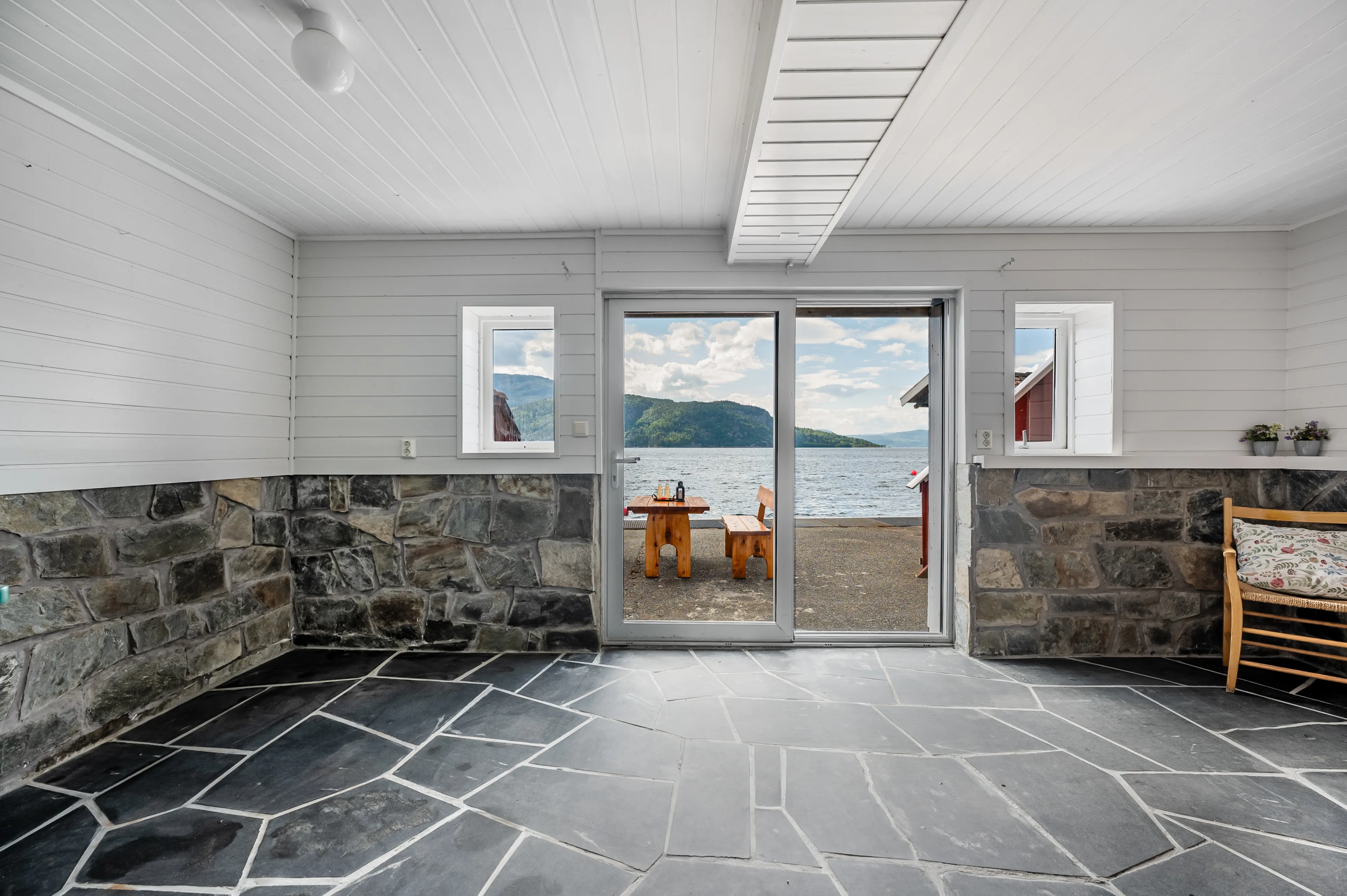 Encantadora cabaña de 1994 con embarcadero privado y terraza en la pintoresca localidad de Jelsa, Noruega - Ver imagen 33 de 47