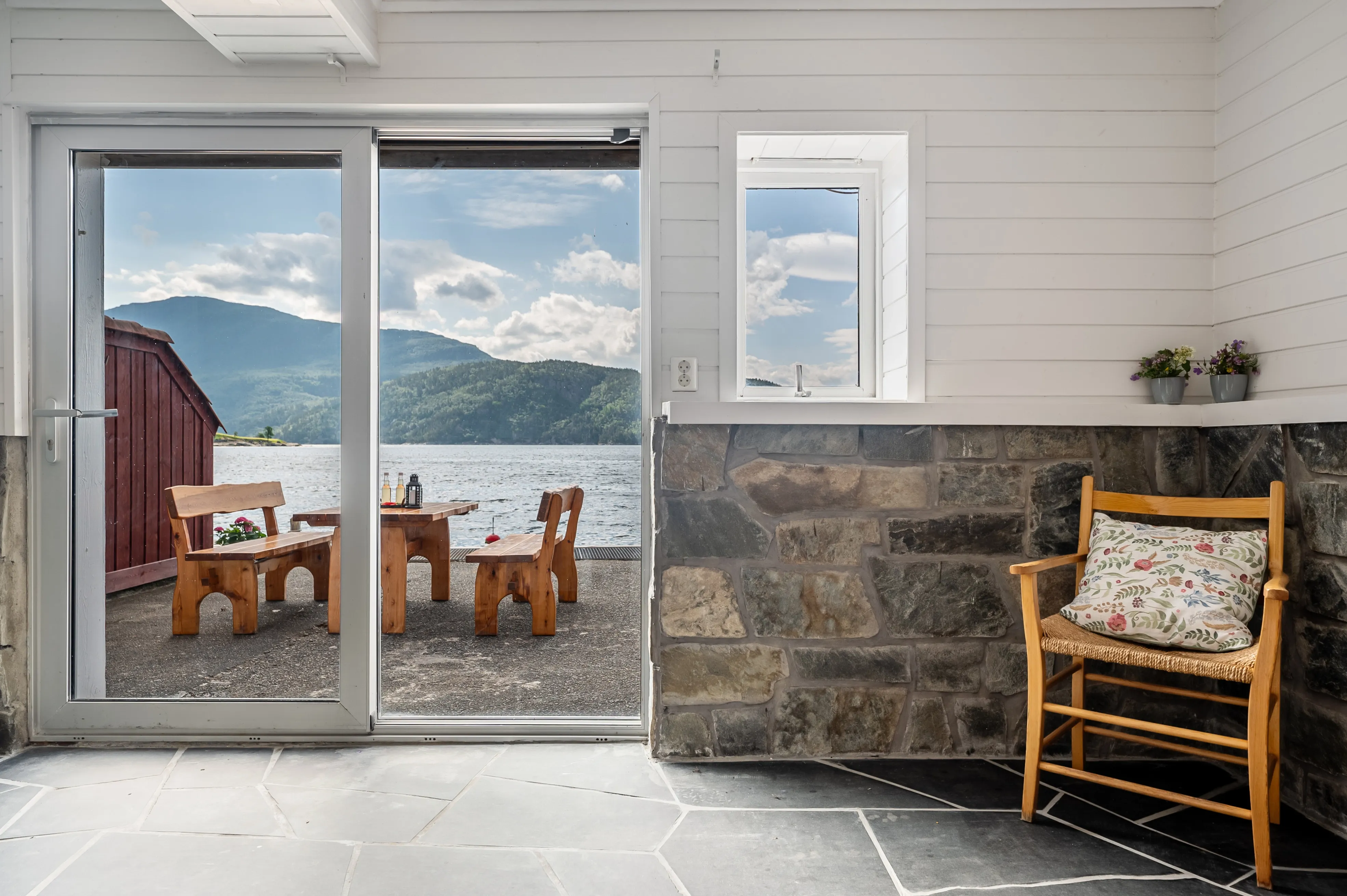 Encantadora cabaña de 1994 con embarcadero privado y terraza en la pintoresca localidad de Jelsa, Noruega - Ver imagen 34 de 47