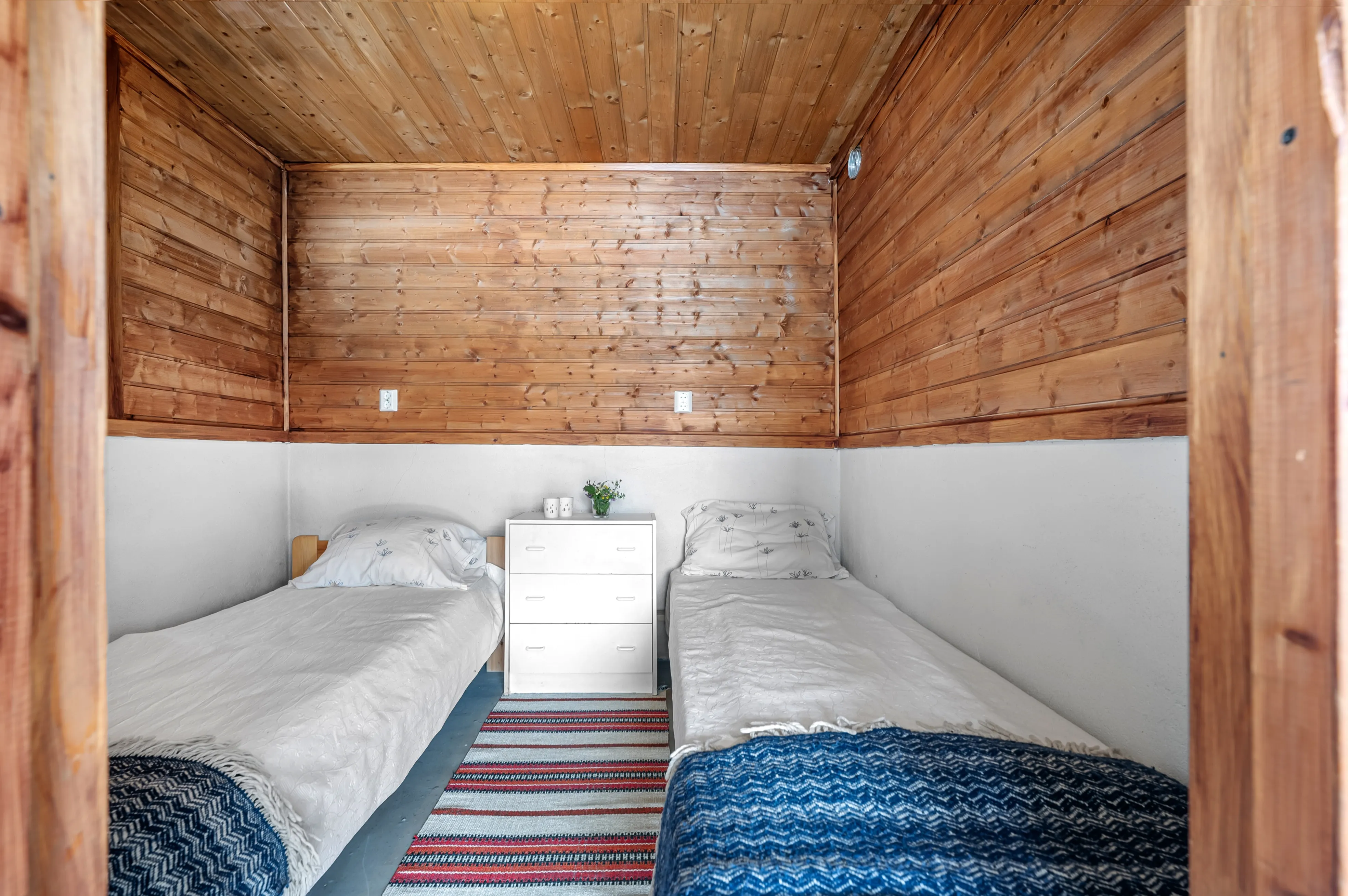 Encantadora cabaña de 1994 con embarcadero privado y terraza en la pintoresca localidad de Jelsa, Noruega - Ver imagen 36 de 47