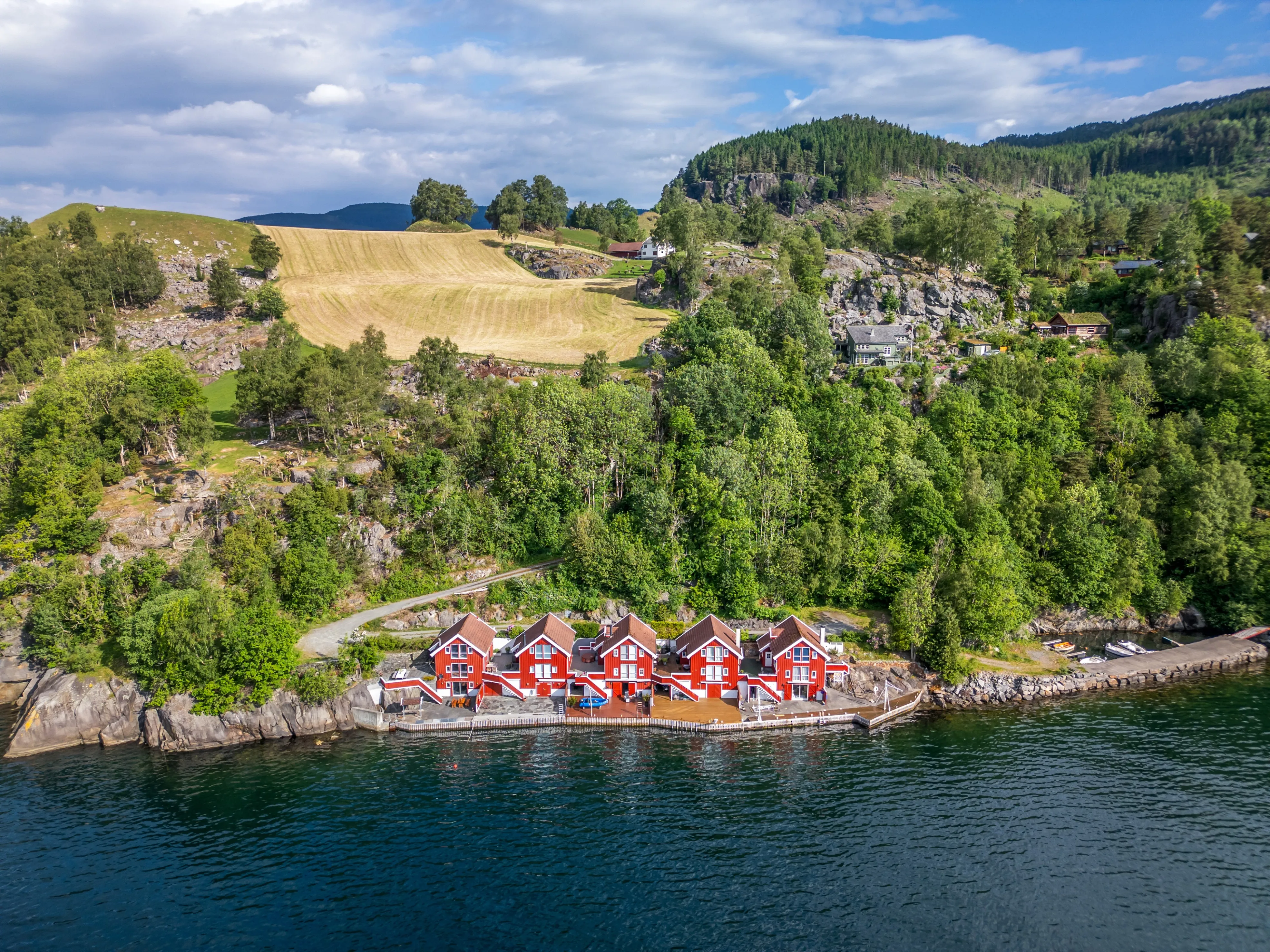 Encantadora cabaña de 1994 con embarcadero privado y terraza en la pintoresca localidad de Jelsa, Noruega - Ver imagen 37 de 47