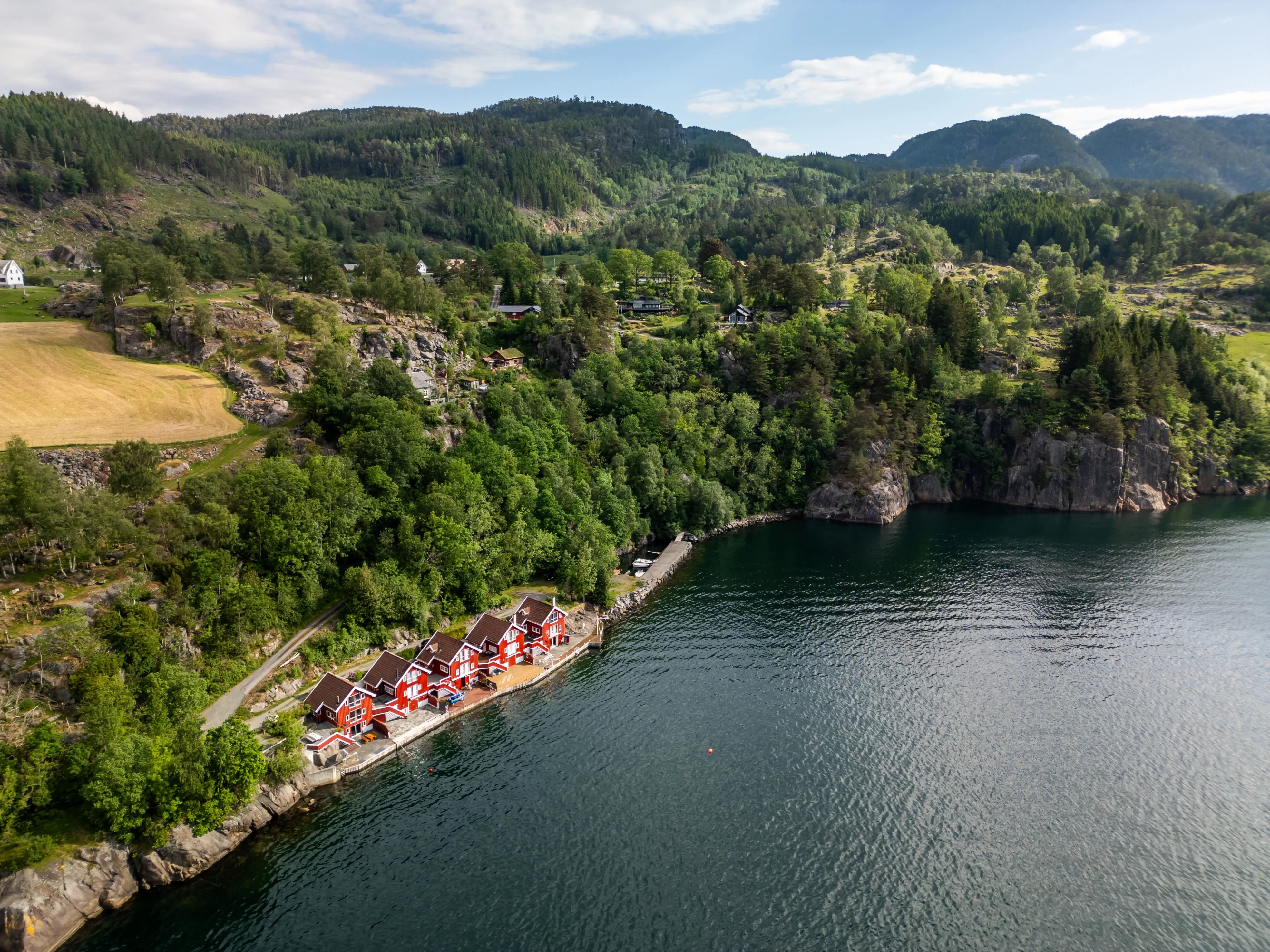 Encantadora cabaña de 1994 con embarcadero privado y terraza en la pintoresca localidad de Jelsa, Noruega - Ver imagen 38 de 47