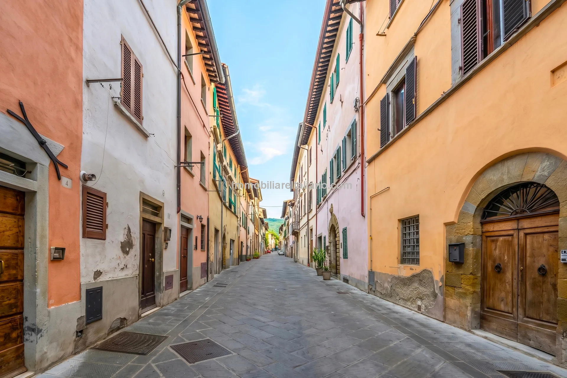 Historic Townhouse in Sansepolcro with Modern Comforts - Image 1
