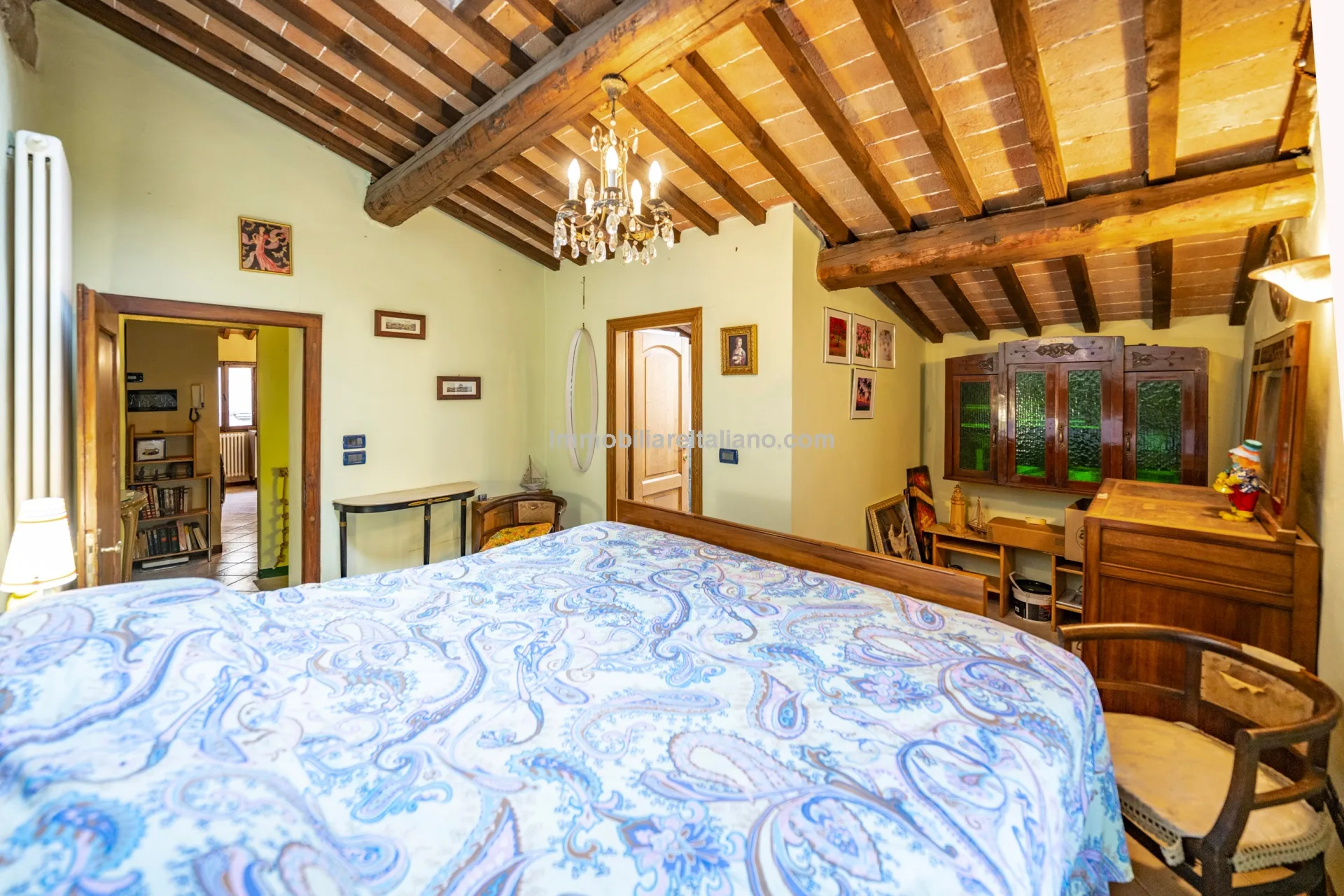 Historic Townhouse in Sansepolcro with Modern Comforts - View image 24 of 32