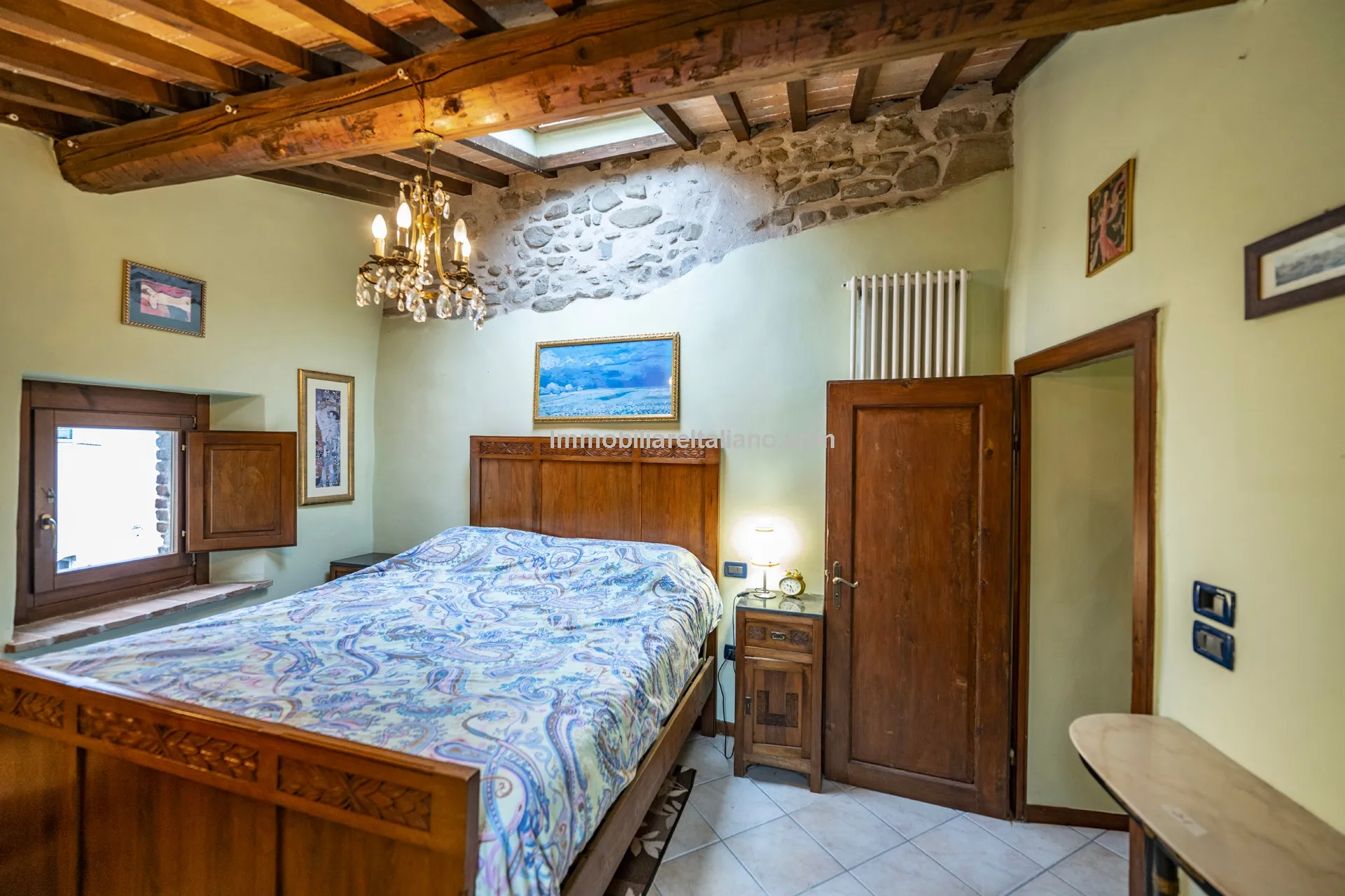 Historic Townhouse in Sansepolcro with Modern Comforts - View image 27 of 32