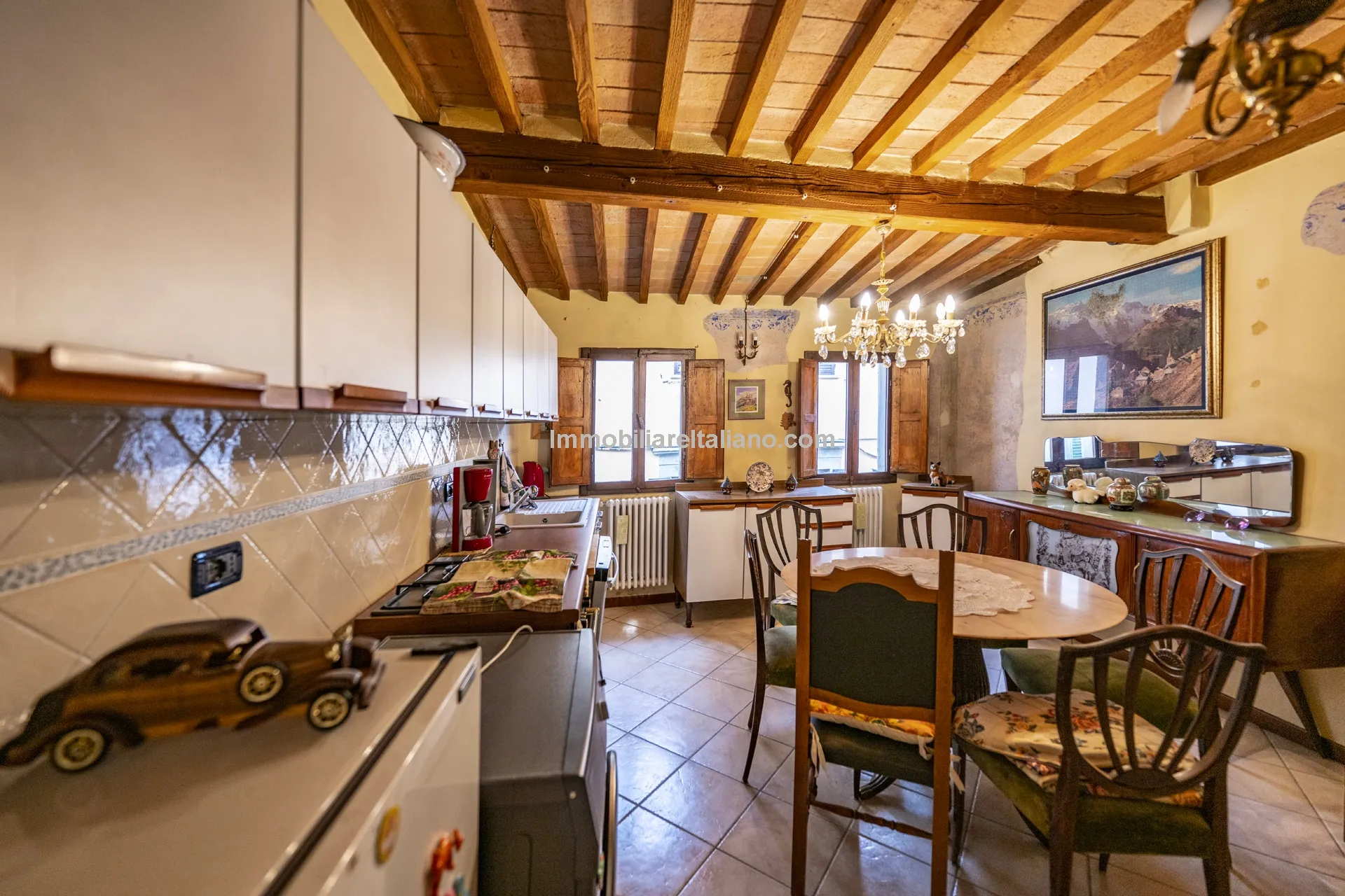 Historic Townhouse in Sansepolcro with Modern Comforts - View image 29 of 32
