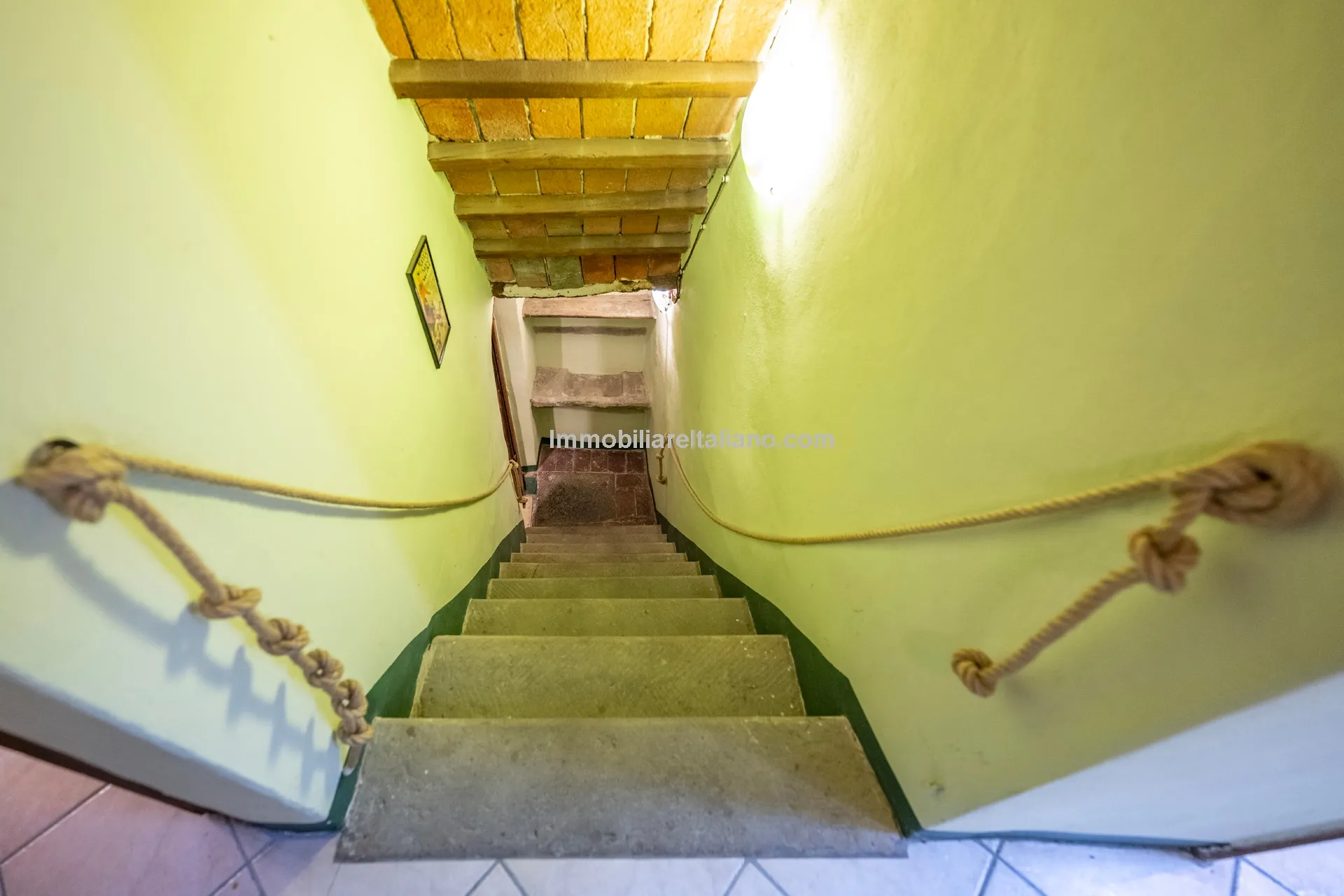 Historic Townhouse in Sansepolcro with Modern Comforts - View image 30 of 32