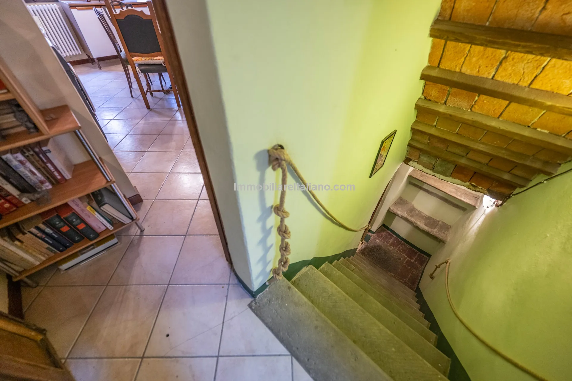 Historic Townhouse in Sansepolcro with Modern Comforts - View image 31 of 32