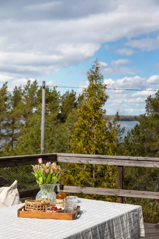 5-Bedroom House with Expansive Garden on Scenic Ornö in Stockholm Archipelago - View image 7 of 41