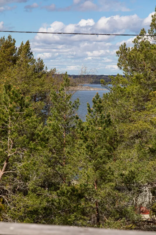 5-Bedroom House with Expansive Garden on Scenic Ornö in Stockholm Archipelago - View image 8 of 41