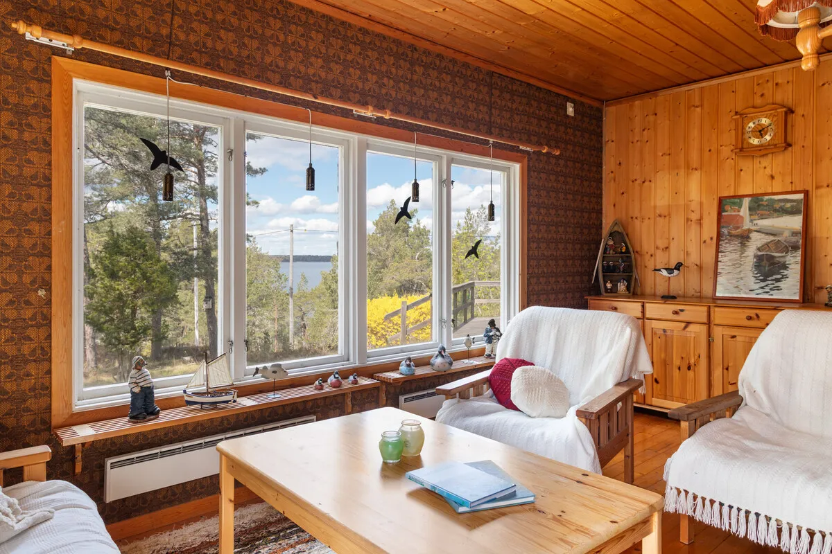5-Bedroom House with Expansive Garden on Scenic Ornö in Stockholm Archipelago - View image 10 of 41