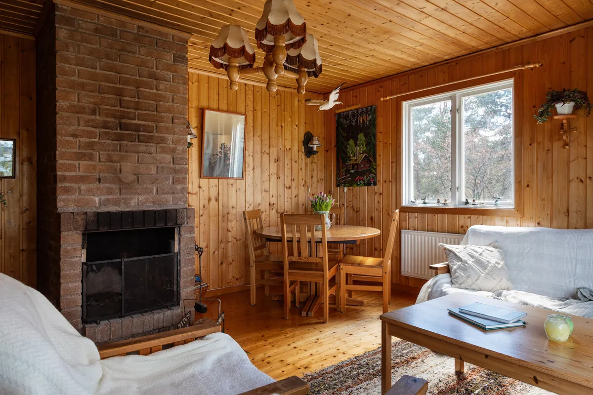 5-Bedroom House with Expansive Garden on Scenic Ornö in Stockholm Archipelago - View image 11 of 41