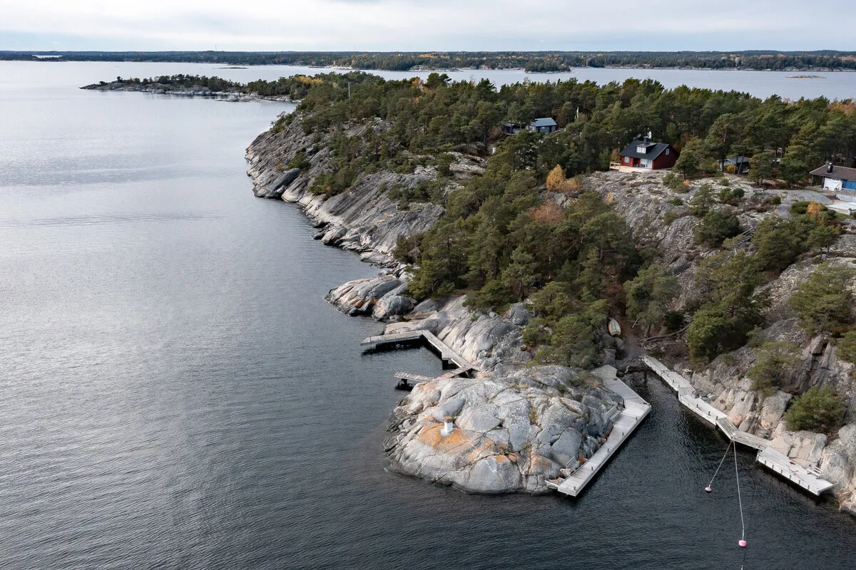 5-Bedroom House with Expansive Garden on Scenic Ornö in Stockholm Archipelago - View image 39 of 41