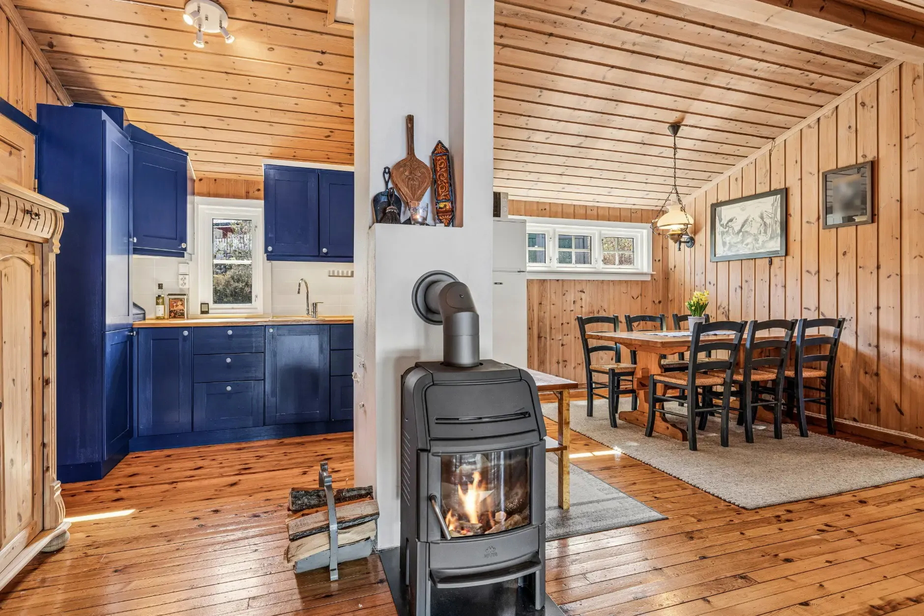 1960s Norwegian Country House with Garden and Lake Views - View image 7 of 32