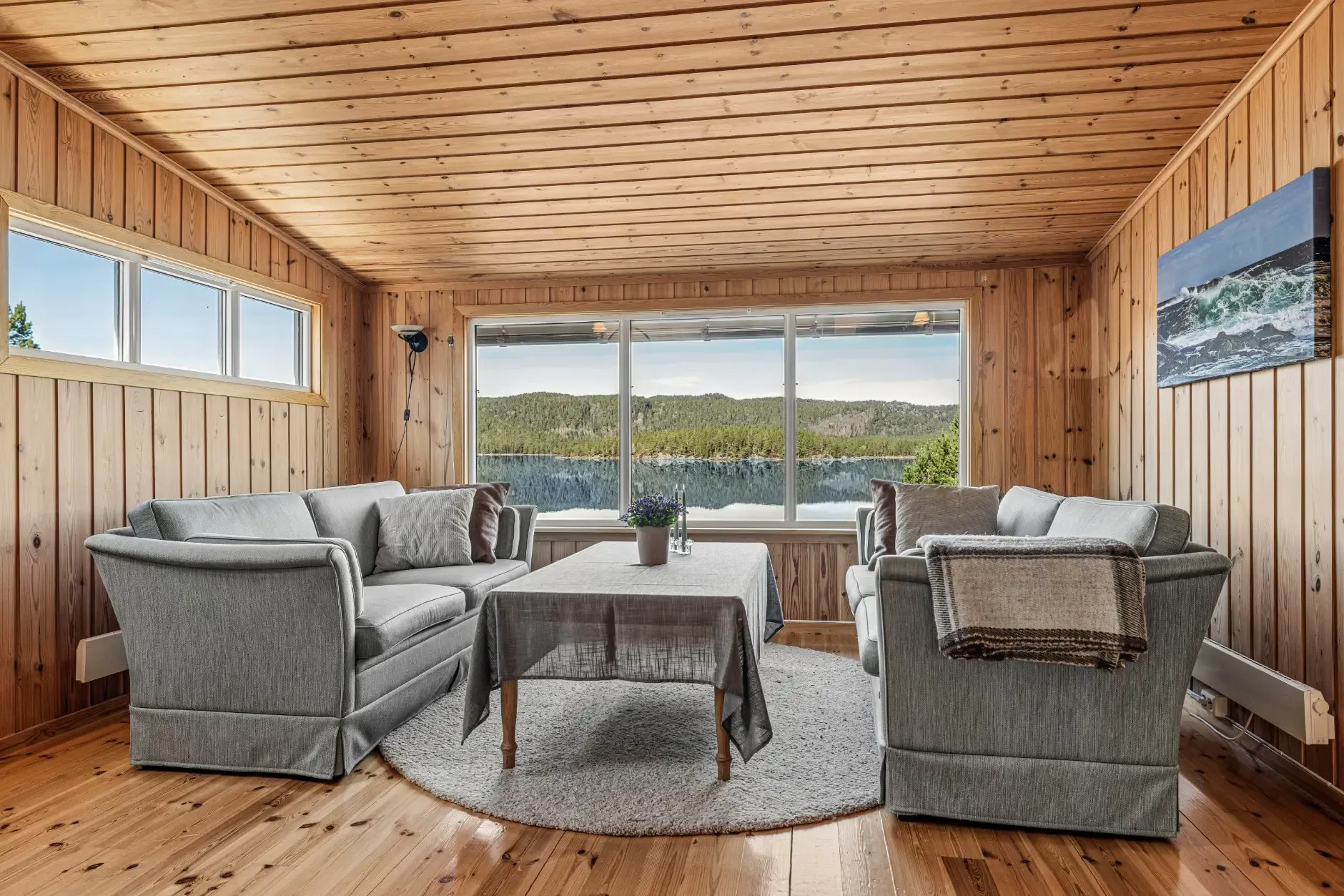 1960s Norwegian Country House with Garden and Lake Views - View image 10 of 32