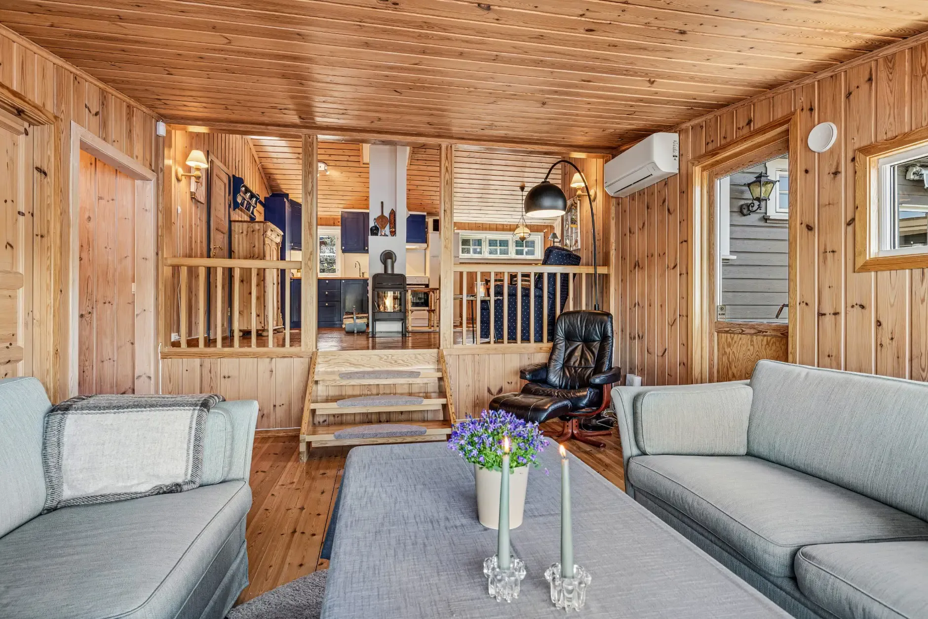 1960s Norwegian Country House with Garden and Lake Views - View image 13 of 32