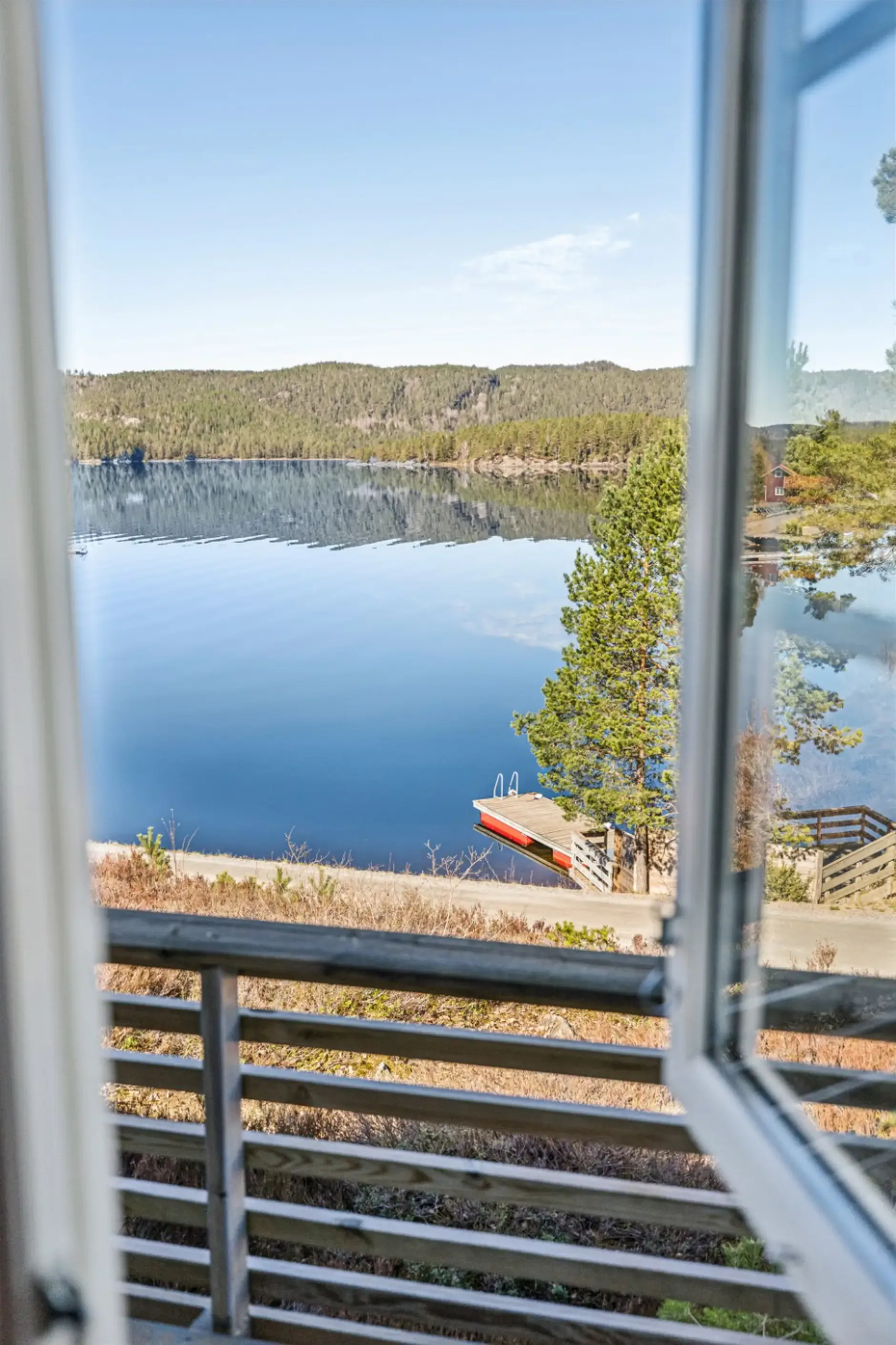 1960s Norwegian Country House with Garden and Lake Views - View image 21 of 32