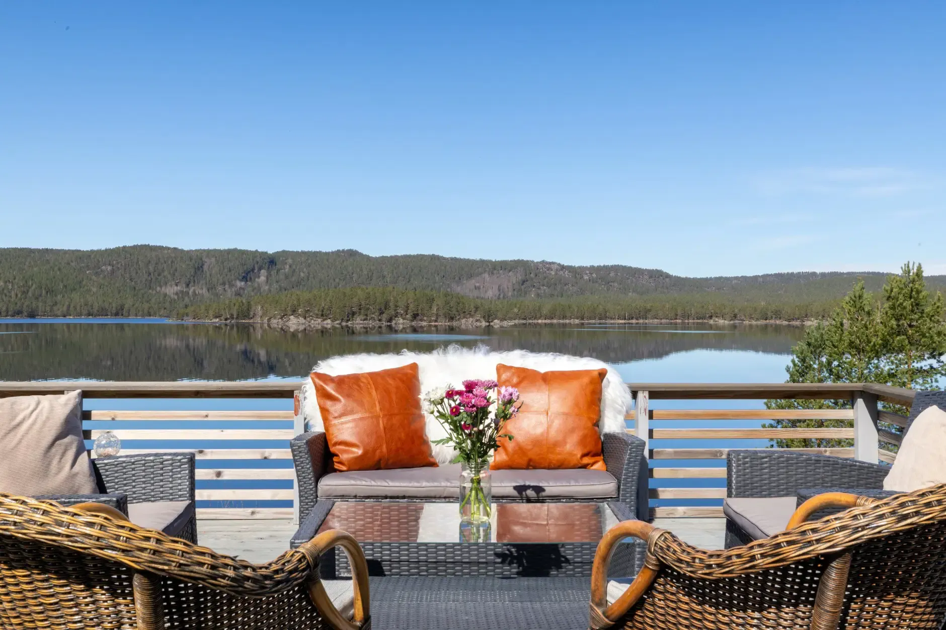 1960s Norwegian Country House with Garden and Lake Views - View image 27 of 32
