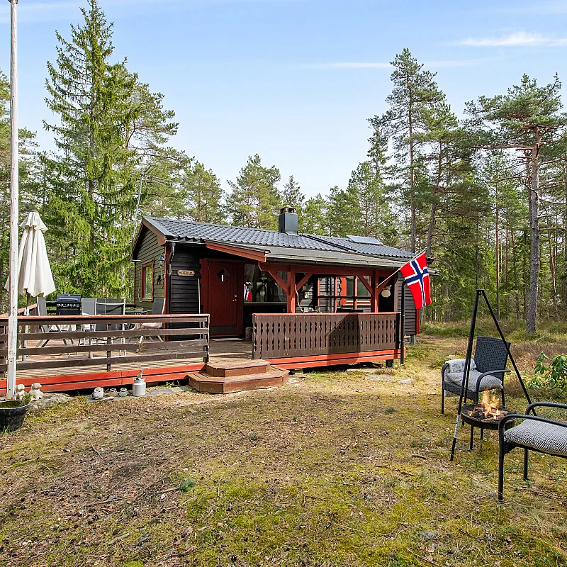 1970s Norwegian Cabin with Annex near Lake Vansjø