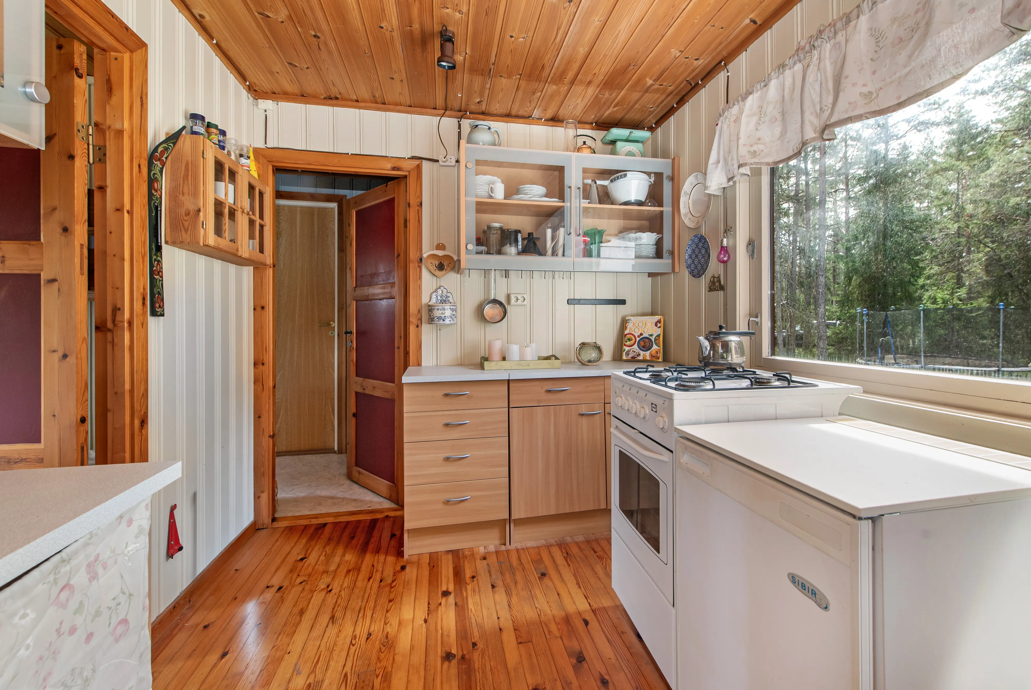 1970s Norwegian Cabin with Annex near Lake Vansjø - View image 7 of 29