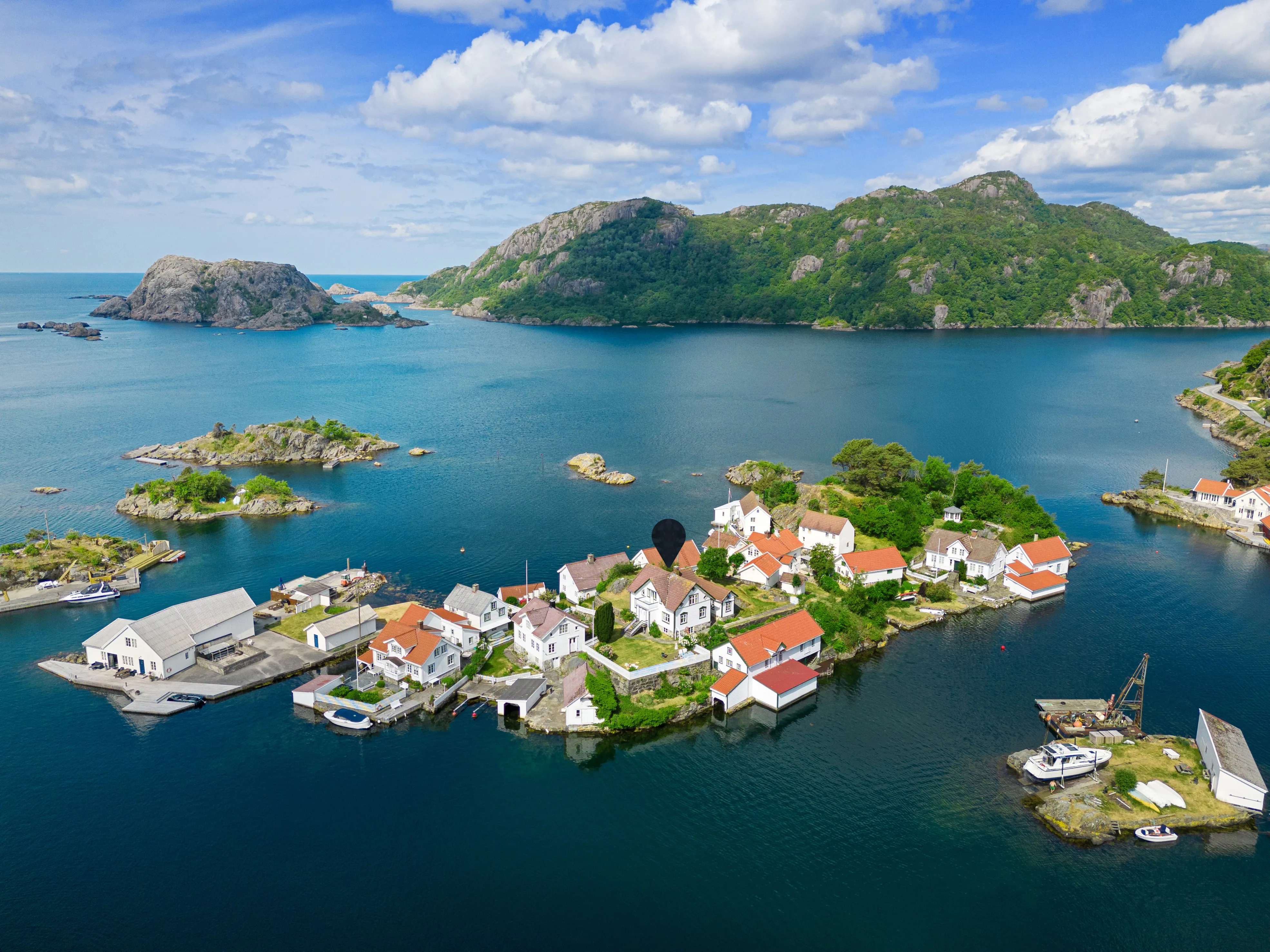 18th Century Coastal House with Garden and Terrace in Hidrasund, Norway - Image 1