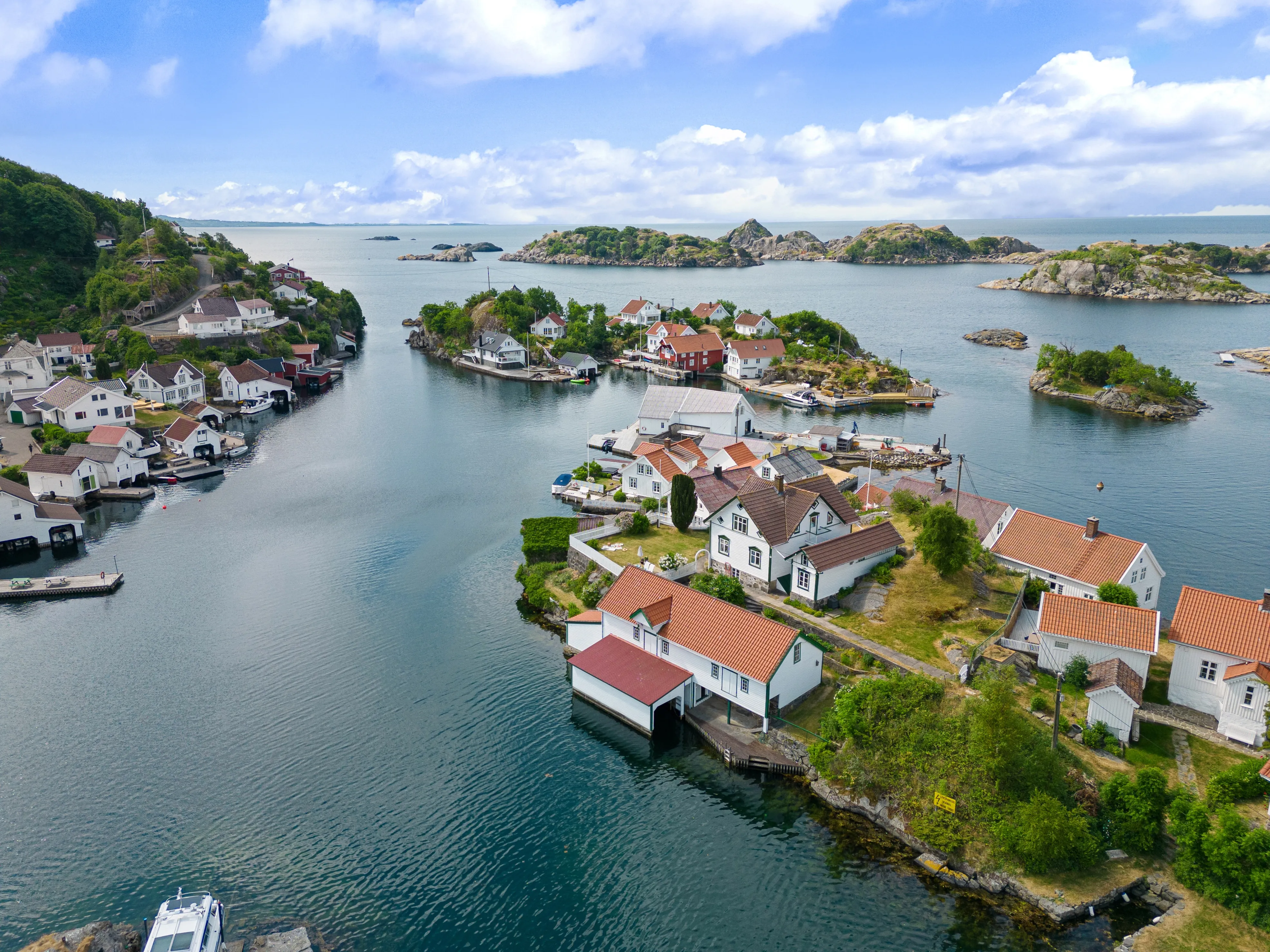 18th Century Coastal House with Garden and Terrace in Hidrasund, Norway - Image 3