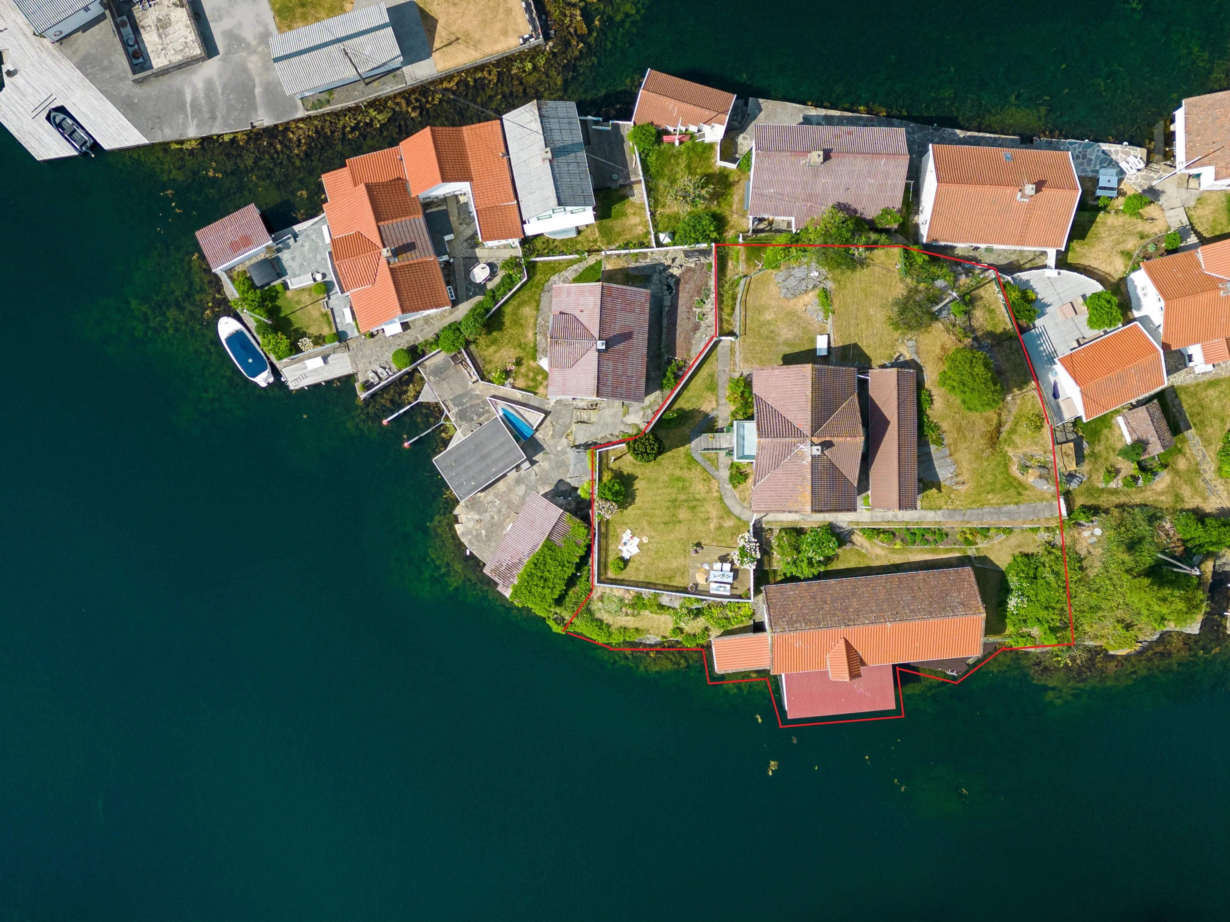 18th Century Coastal House with Garden and Terrace in Hidrasund, Norway - Image 4