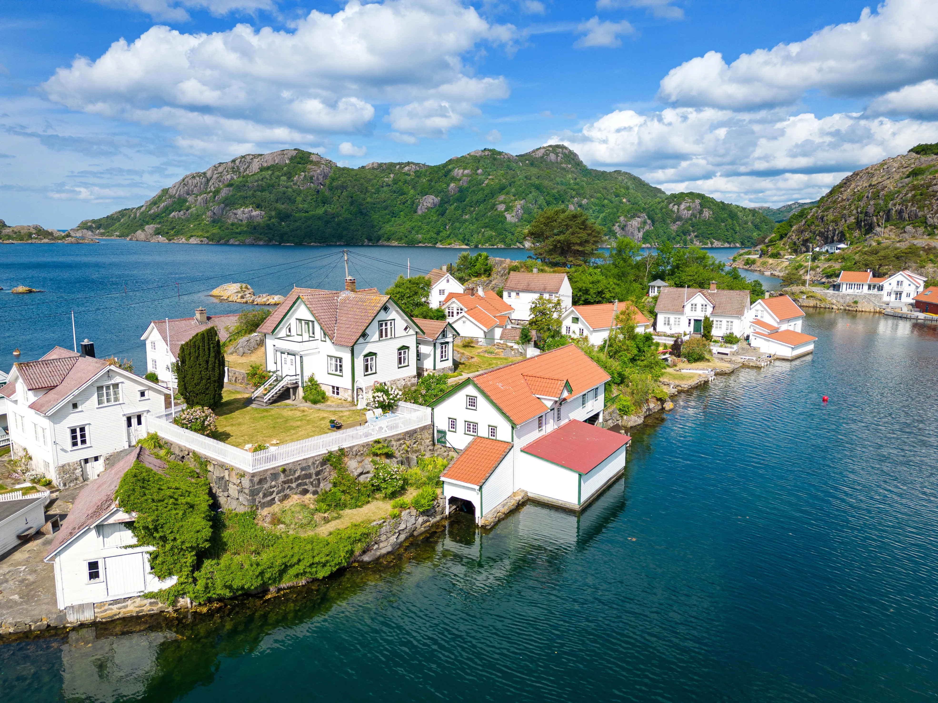 18th Century Coastal House with Garden and Terrace in Hidrasund, Norway - View image 7 of 67