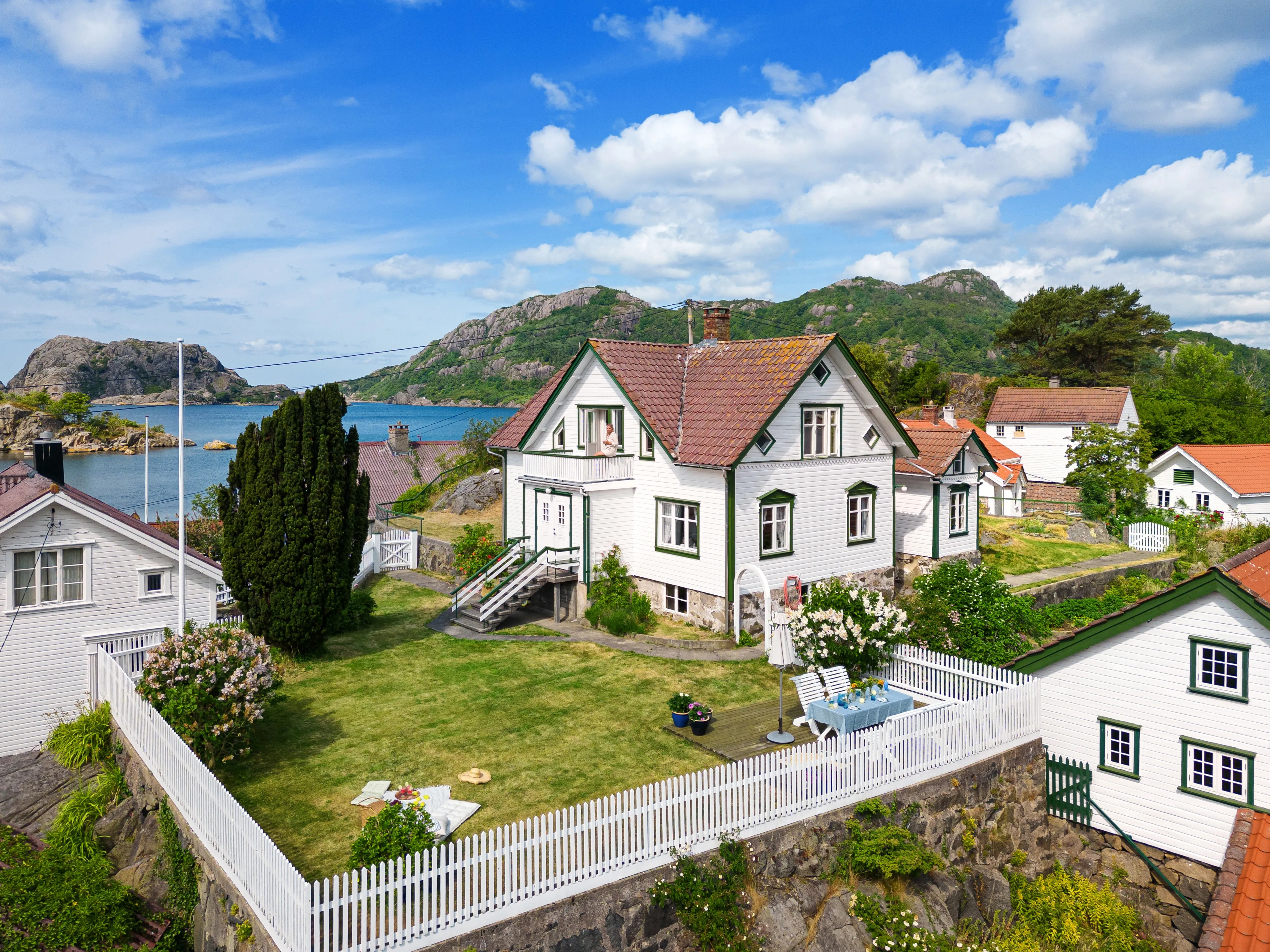 18th Century Coastal House with Garden and Terrace in Hidrasund, Norway - View image 8 of 67