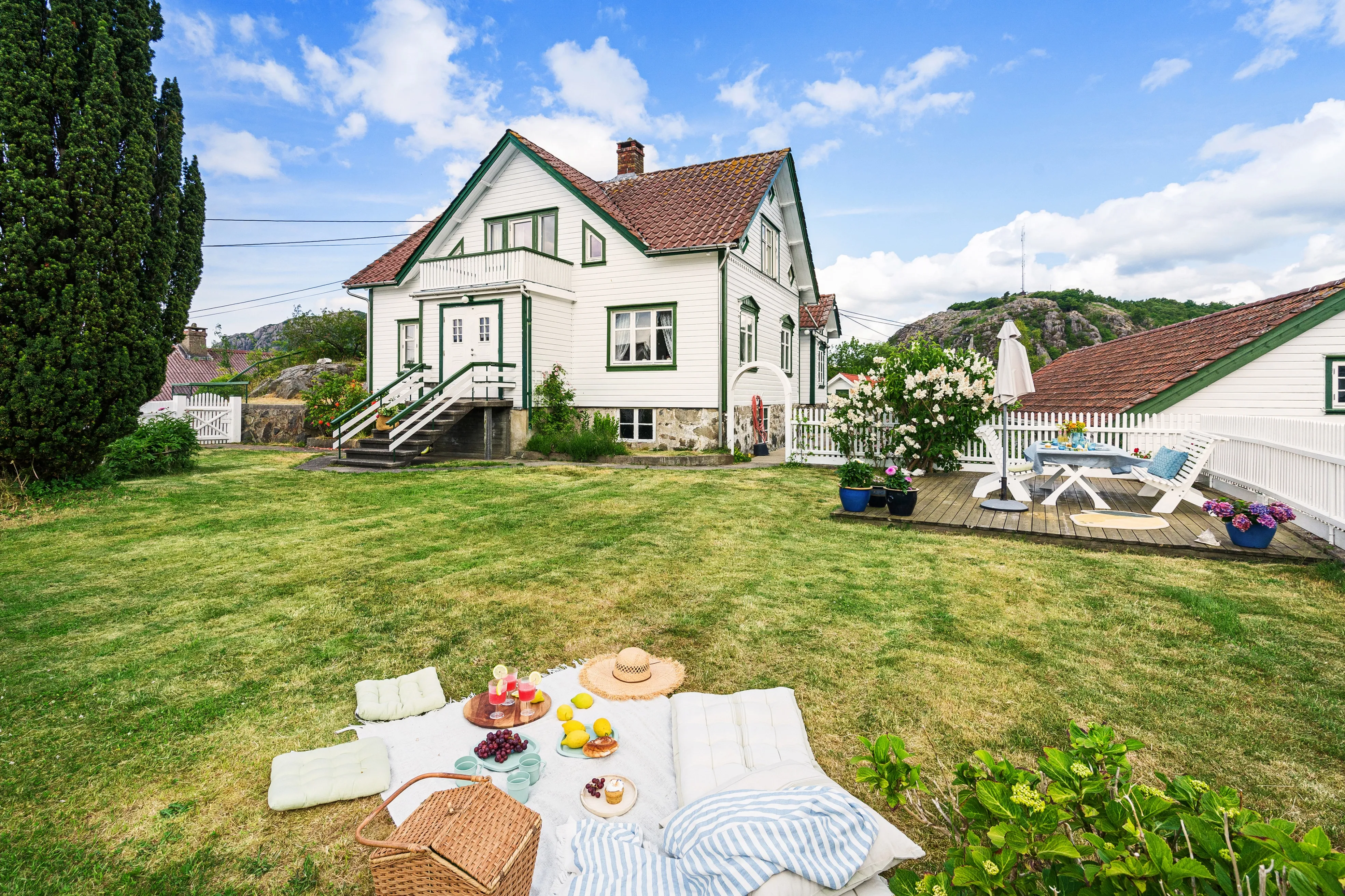 18th Century Coastal House with Garden and Terrace in Hidrasund, Norway - View image 15 of 67