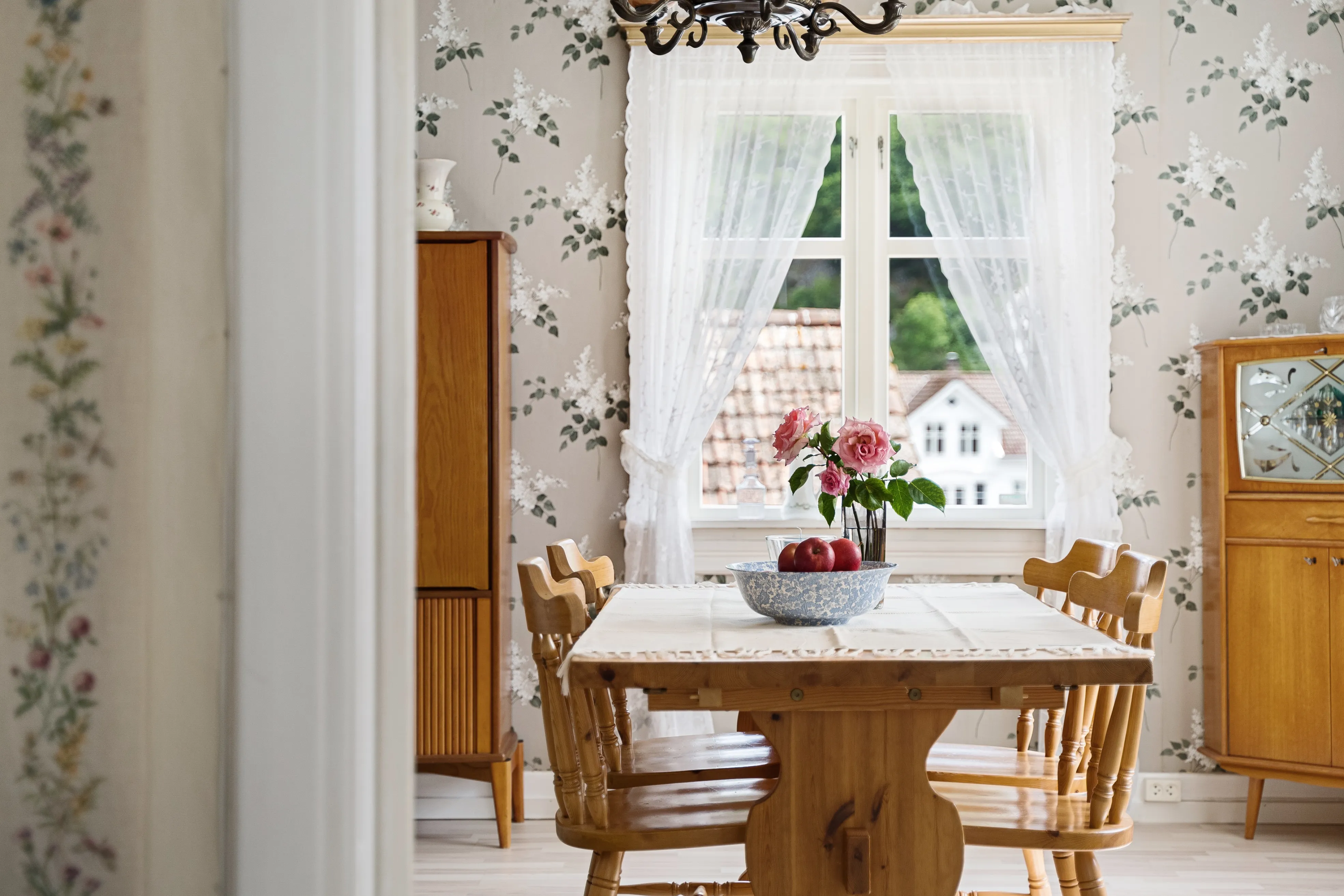 18th Century Coastal House with Garden and Terrace in Hidrasund, Norway - View image 26 of 67